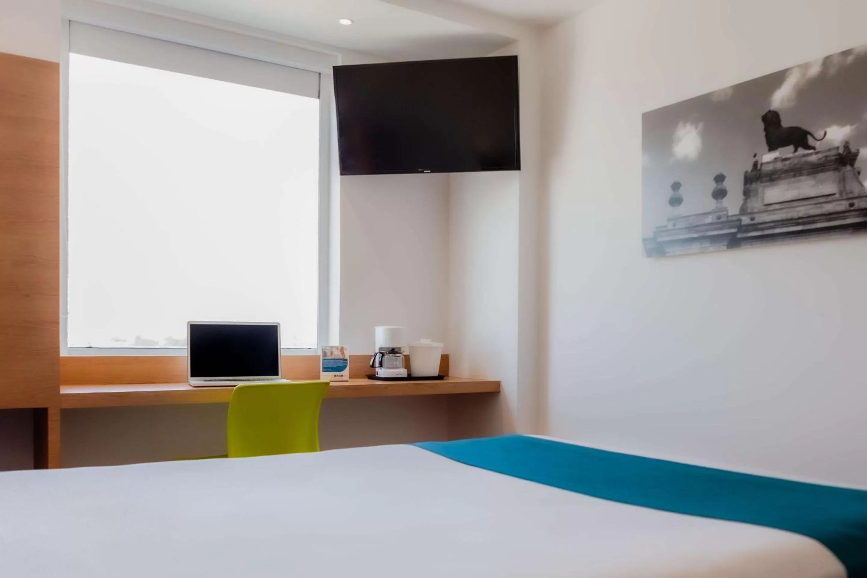 Bedroom, Bed in Sleep Inn Leon Antares