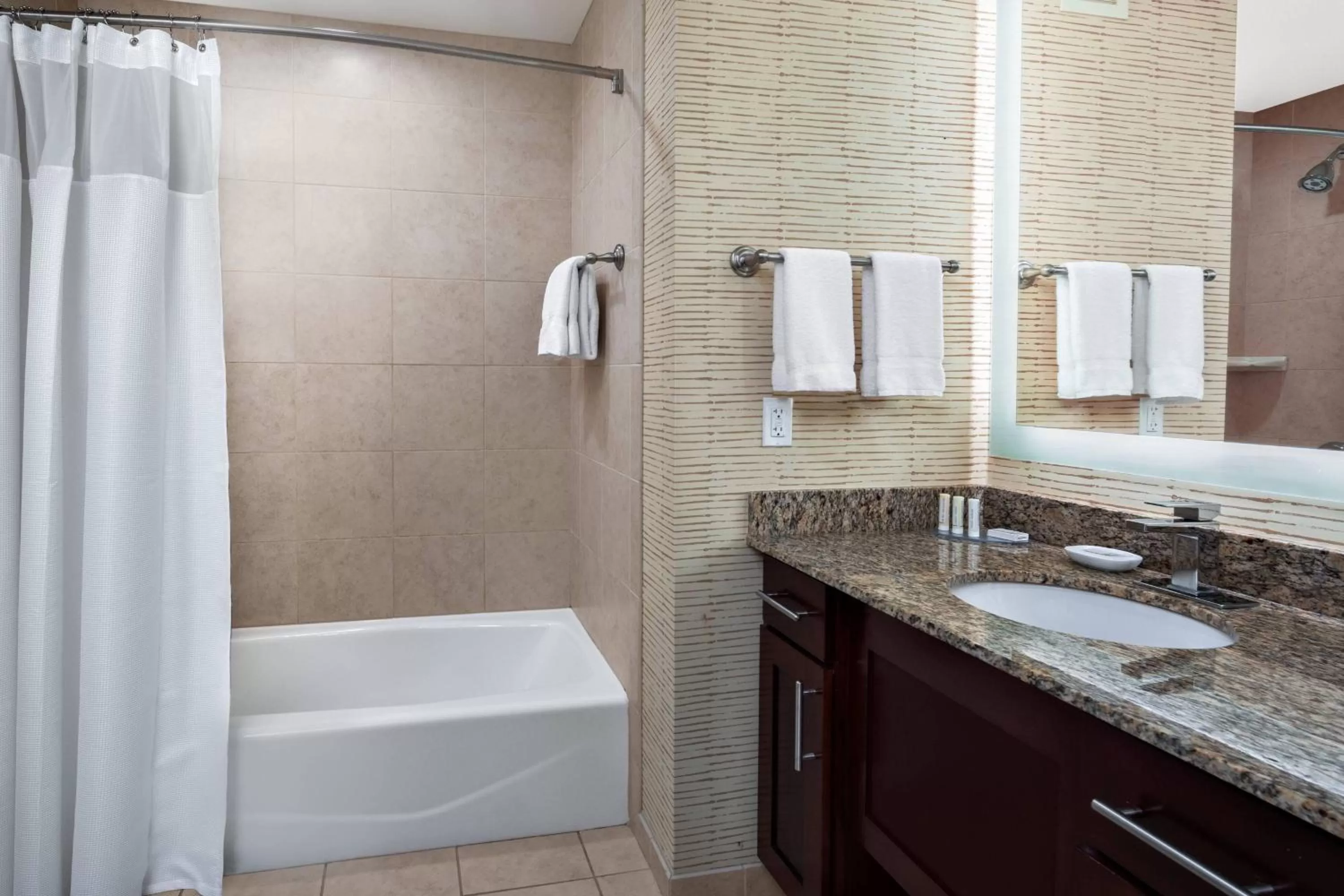 Bathroom in Residence Inn by Marriott Cincinnati Downtown/The Phelps