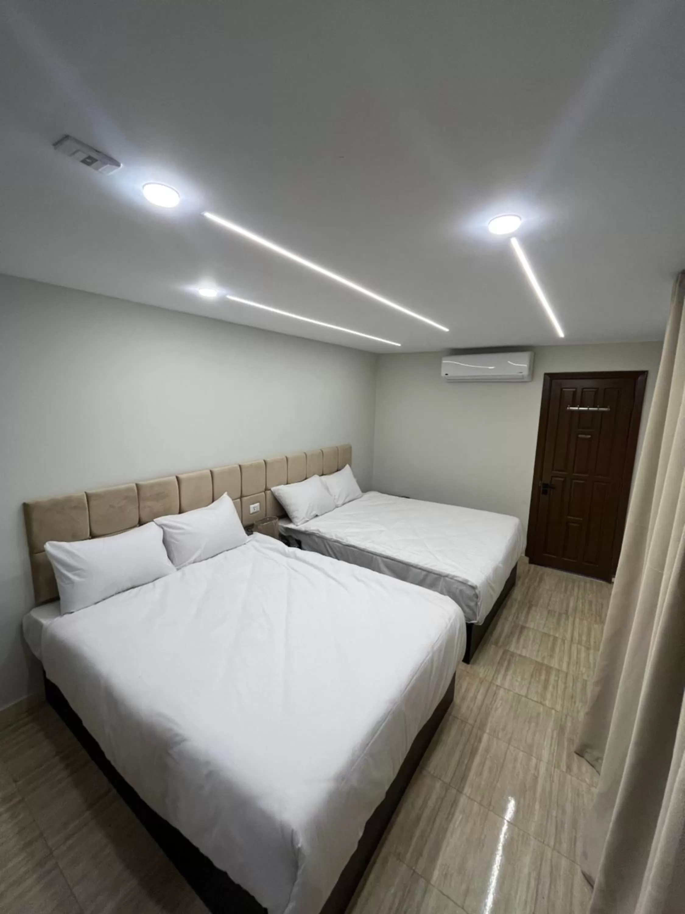 Quadruple Room in Crowne Pyramids View inn