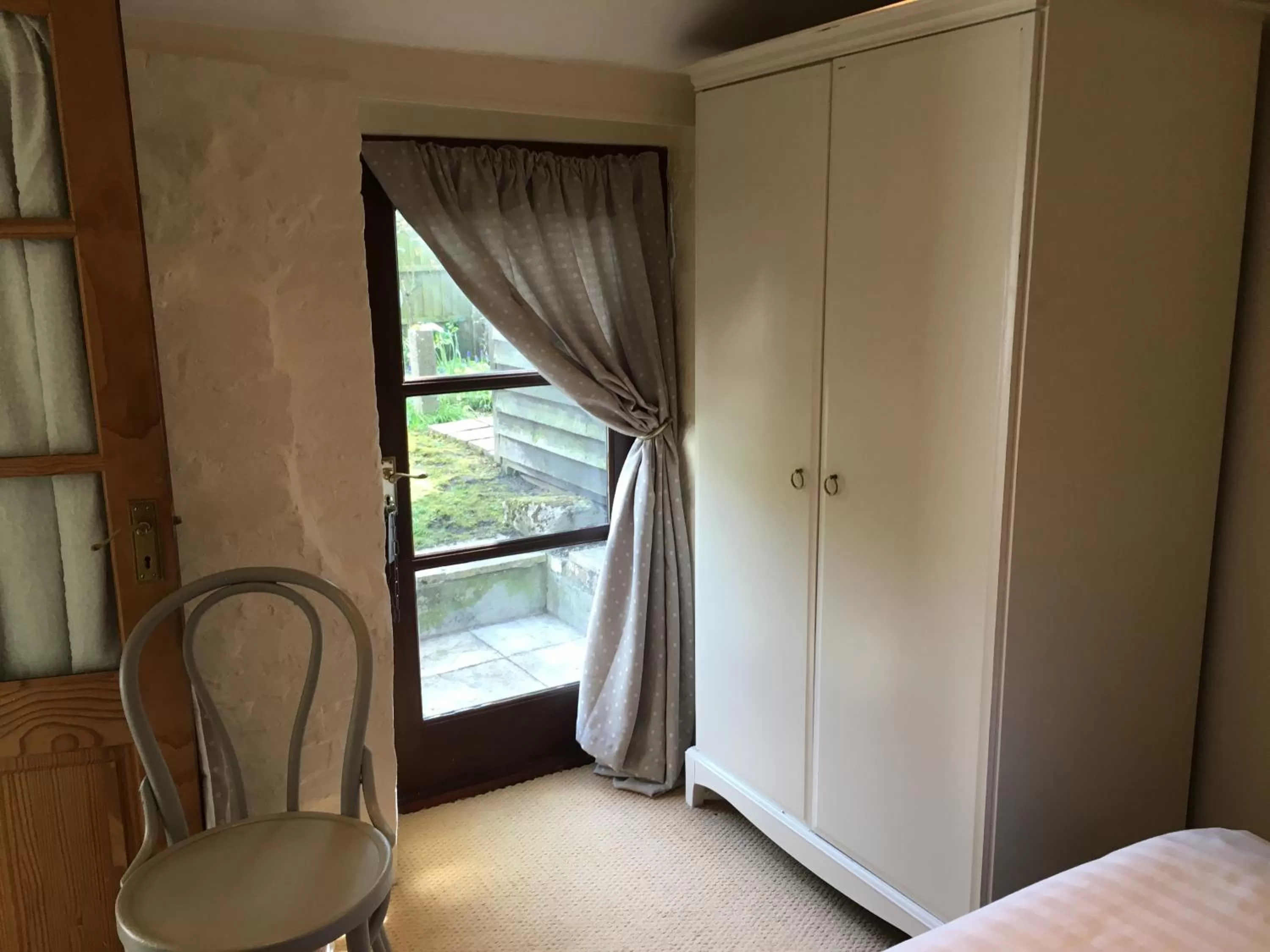 Bedroom, Bed in The Crown Hotel