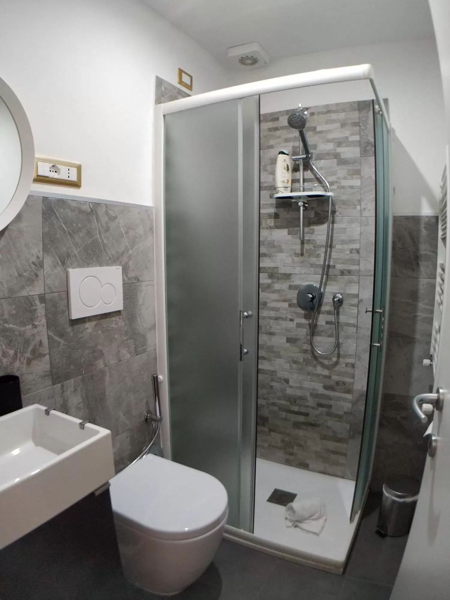 Shower in B&B Gaudium Colosseo