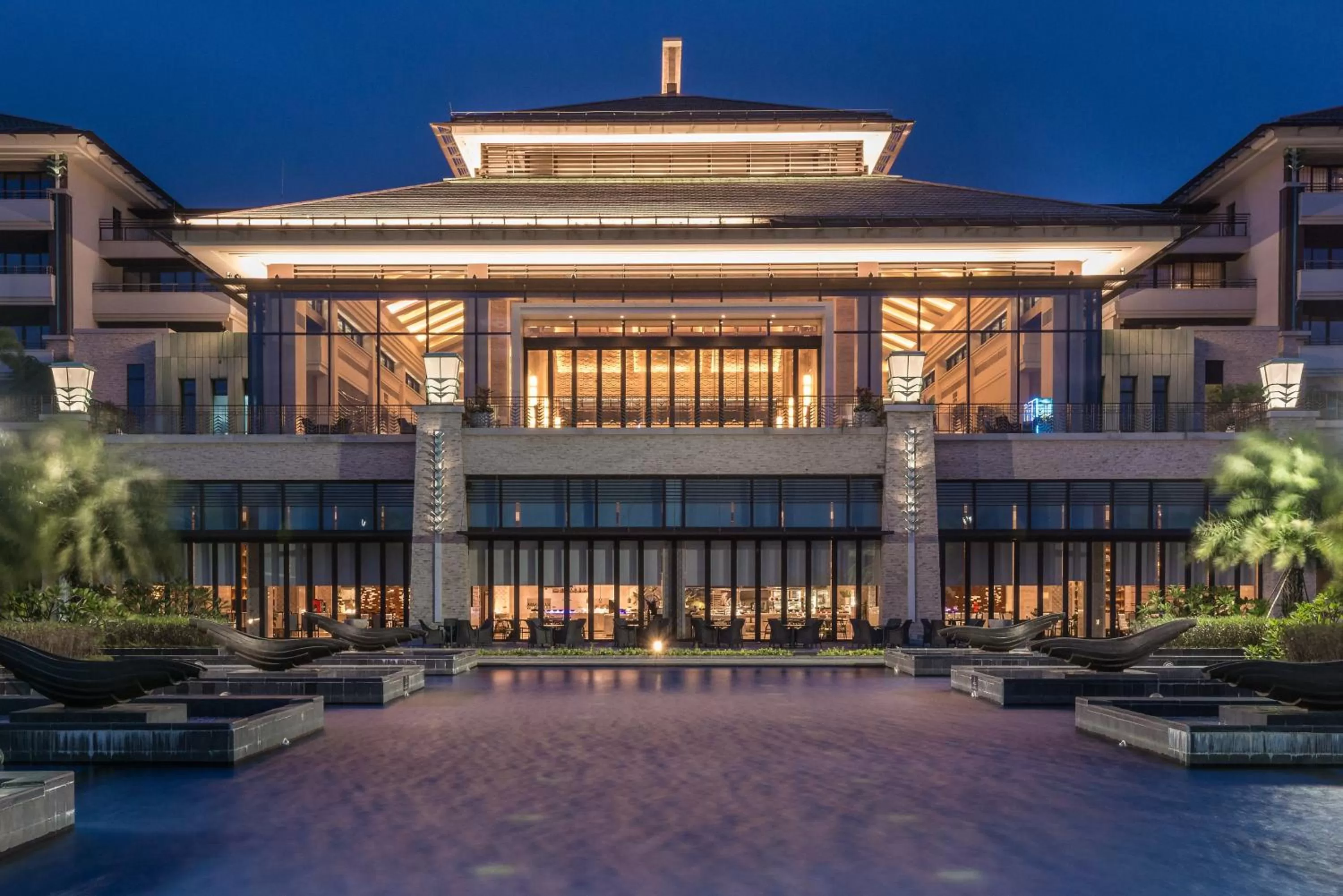 Property Building in Crowne Plaza Hailing Island, an IHG Hotel