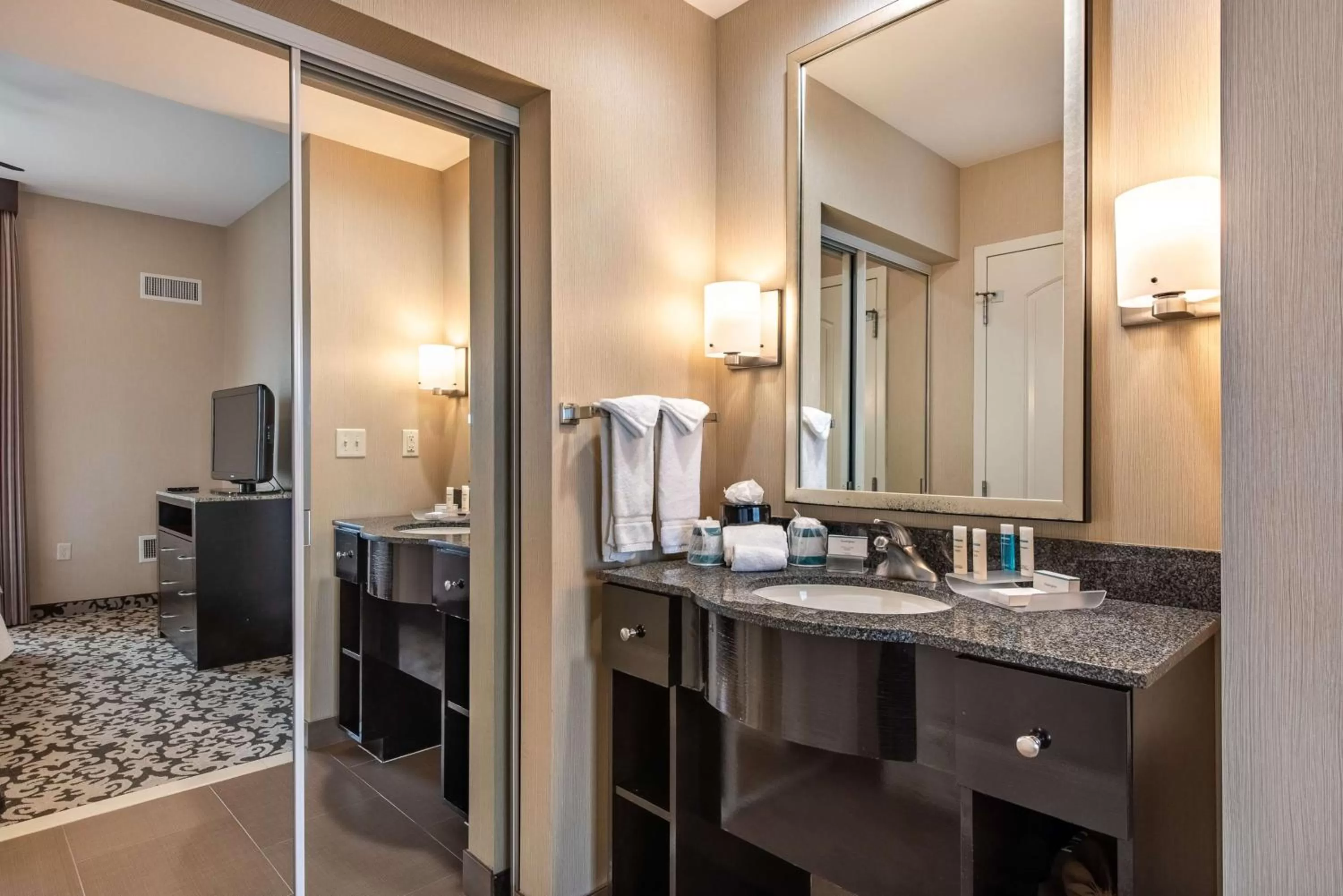 Bathroom in Homewood Suites by Hilton Oxnard/Camarillo