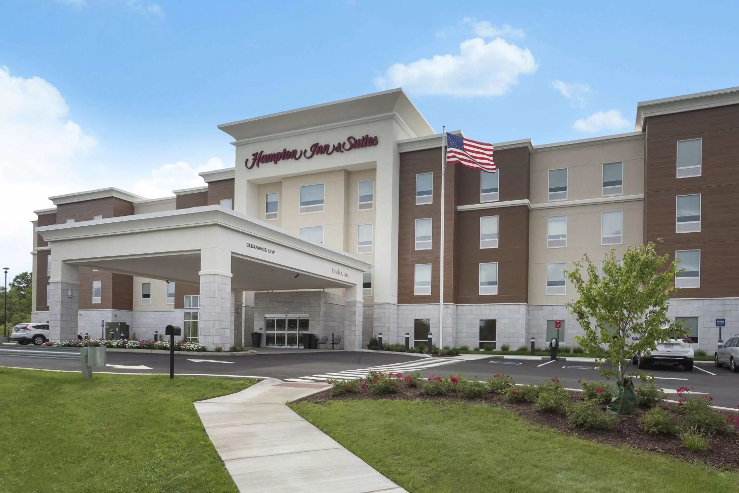 Property building in Hampton Inn & Suites Rocky Hill - Hartford South