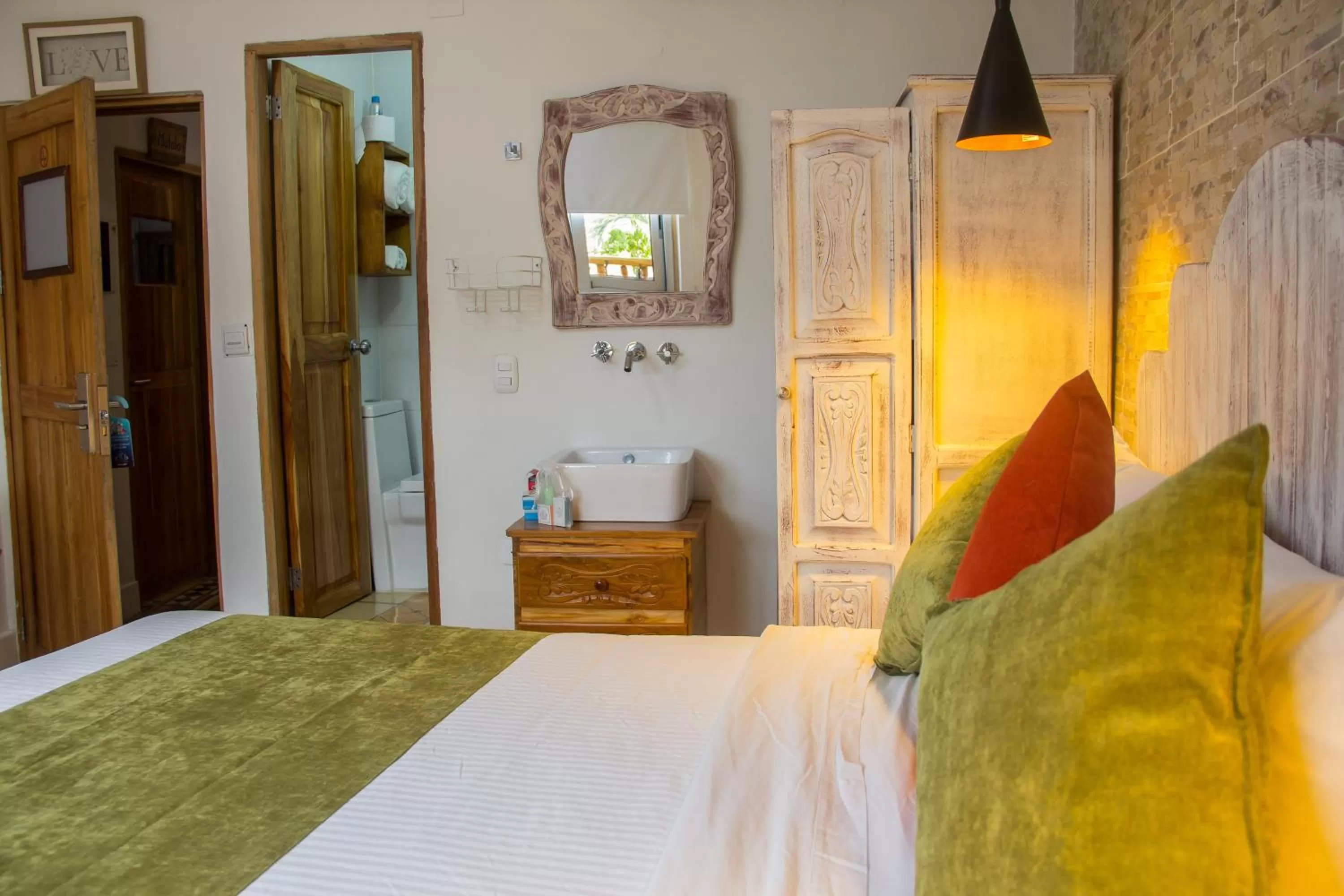 Photo of the whole room, Bed in Voilá Signature Casa Isabel