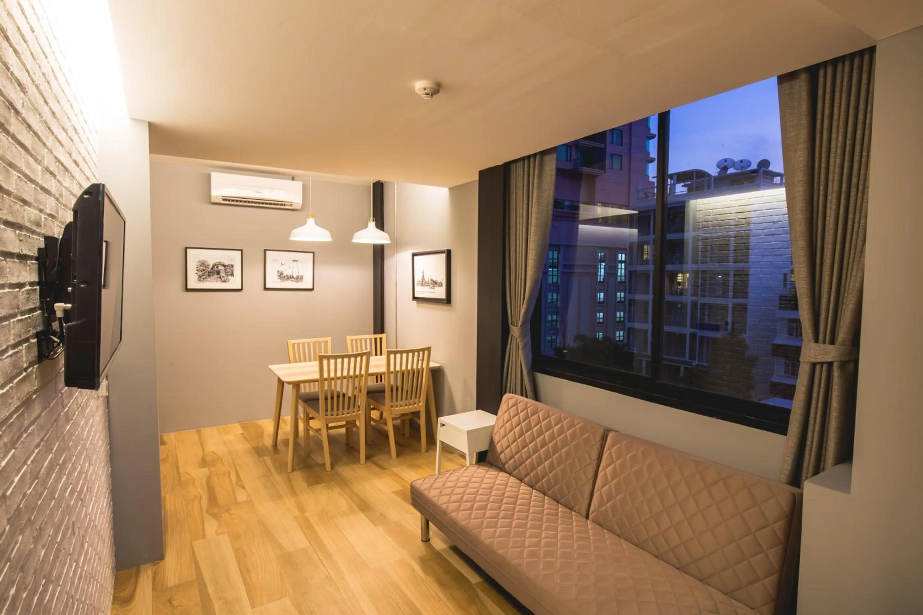 Living room in Sleep Box Hotel Sukhumvit 22