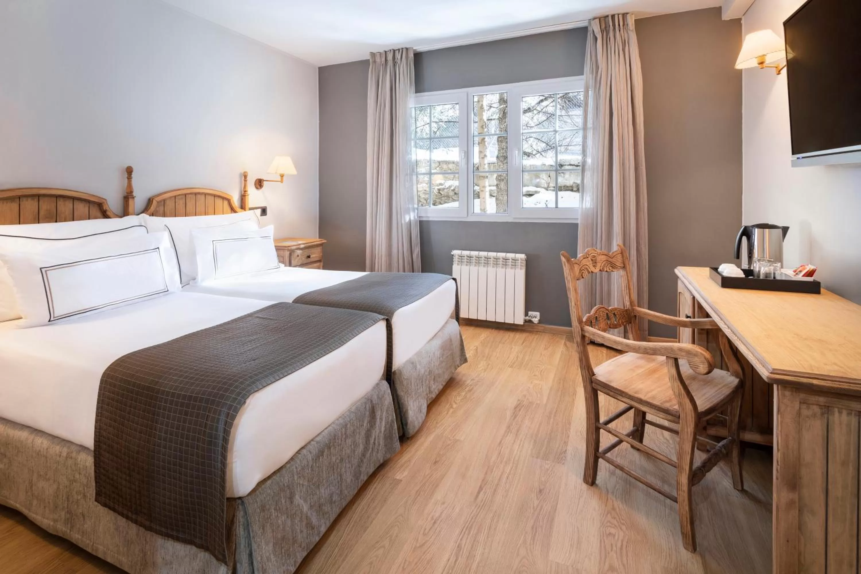 Photo of the whole room, Bed in Melia Sierra Nevada