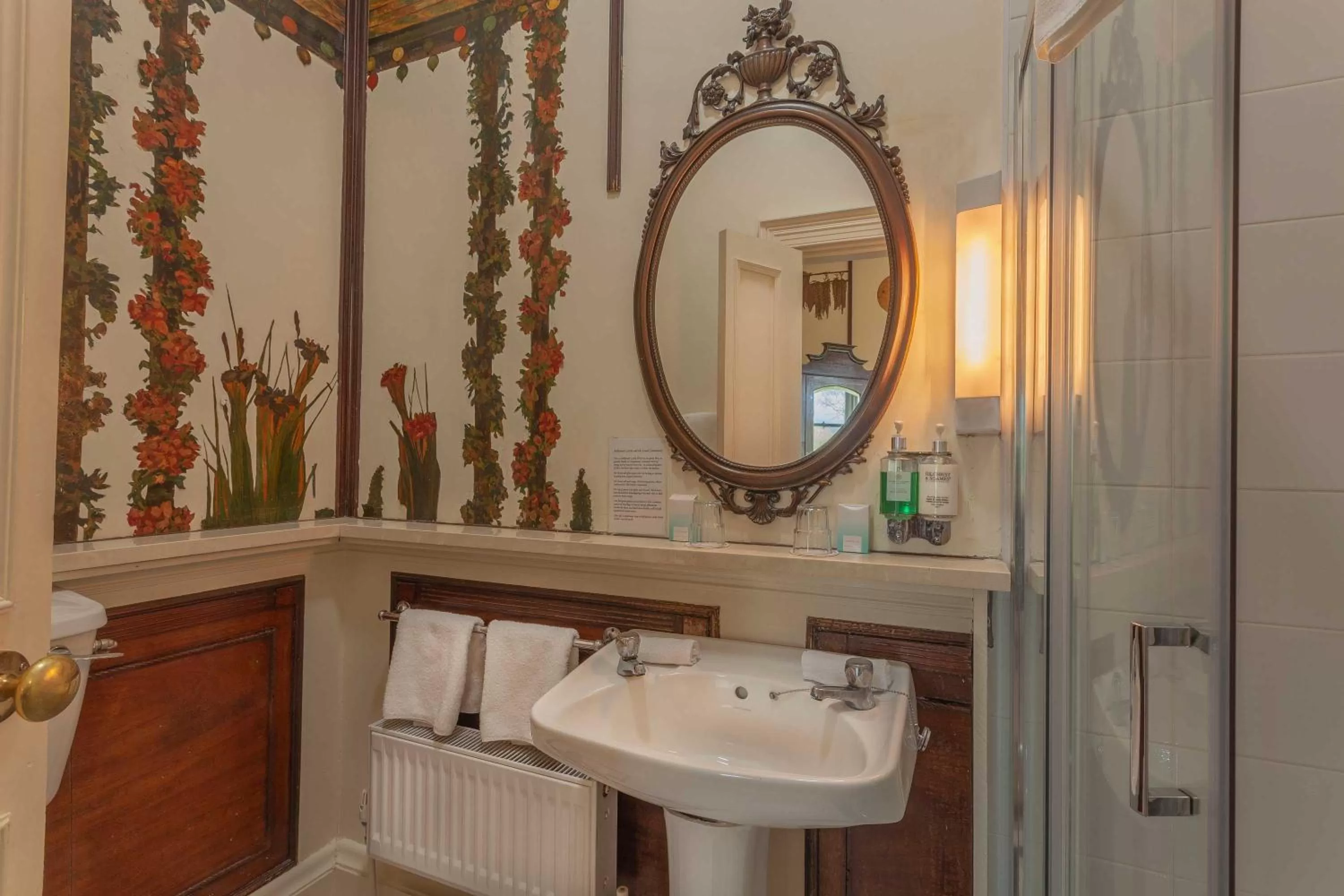 Bathroom in Ballyseede Castle