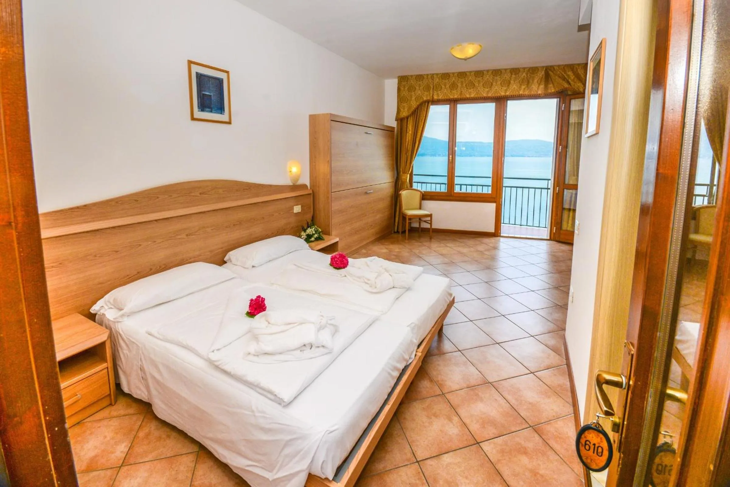 Double Room with Lake View in Hotel Piccolo Paradiso