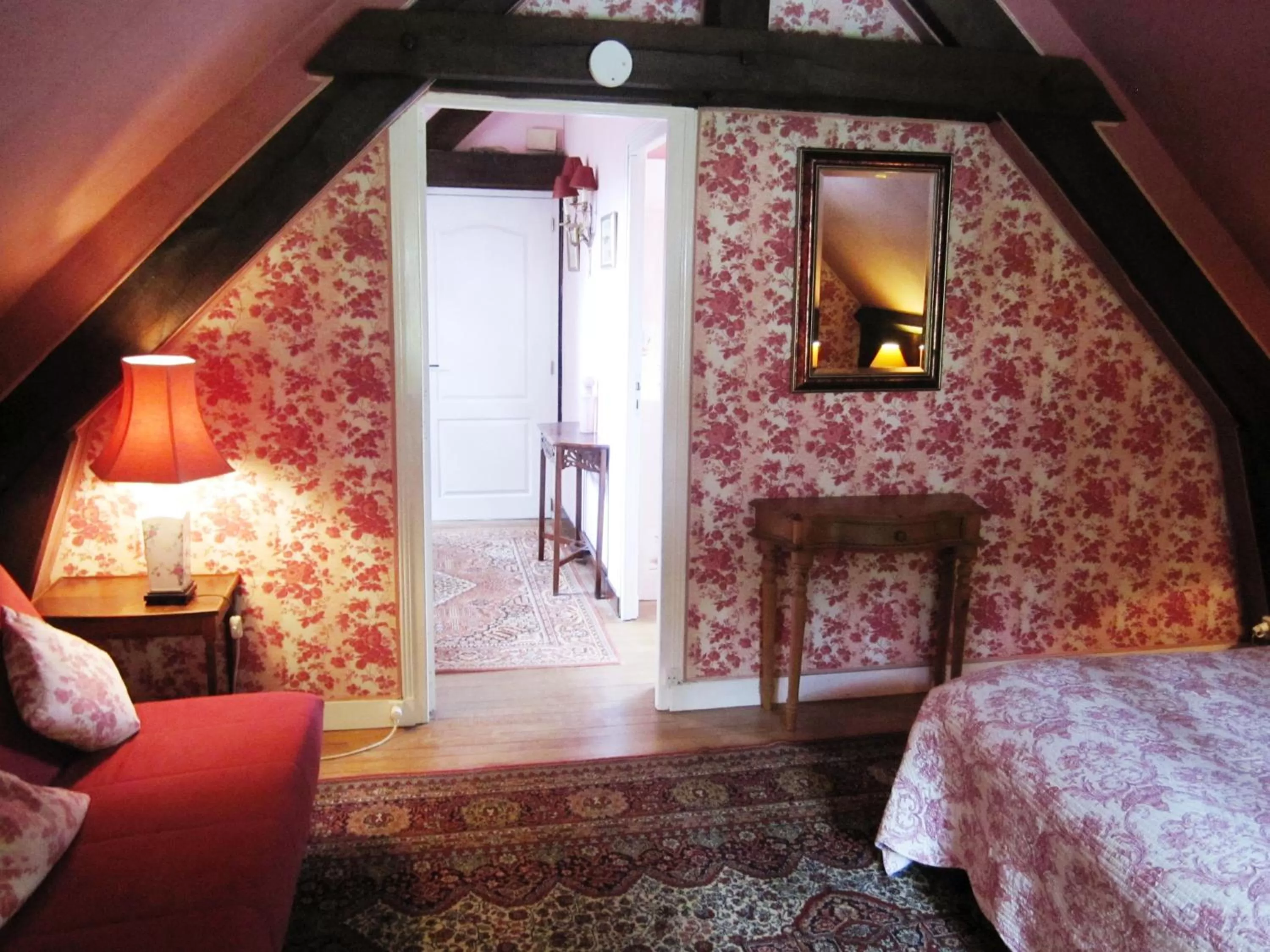 Bed, Seating Area in La Croix du Reh