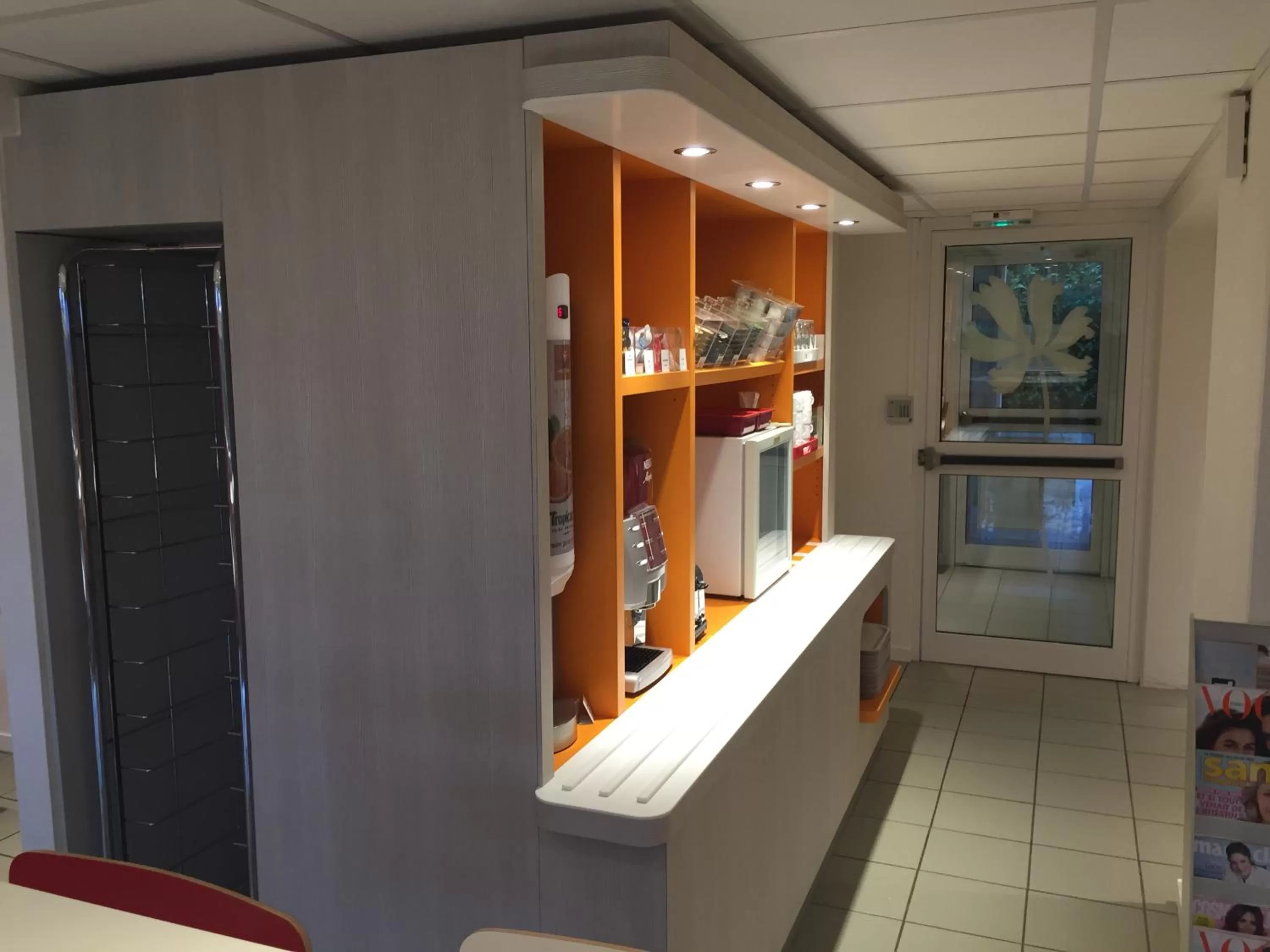 Lobby or reception in Premiere Classe Toulouse Sud - Portet