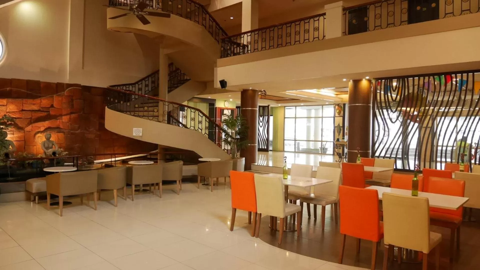 Restaurant/places to eat in Circle Inn Hotel and Suites Bacolod