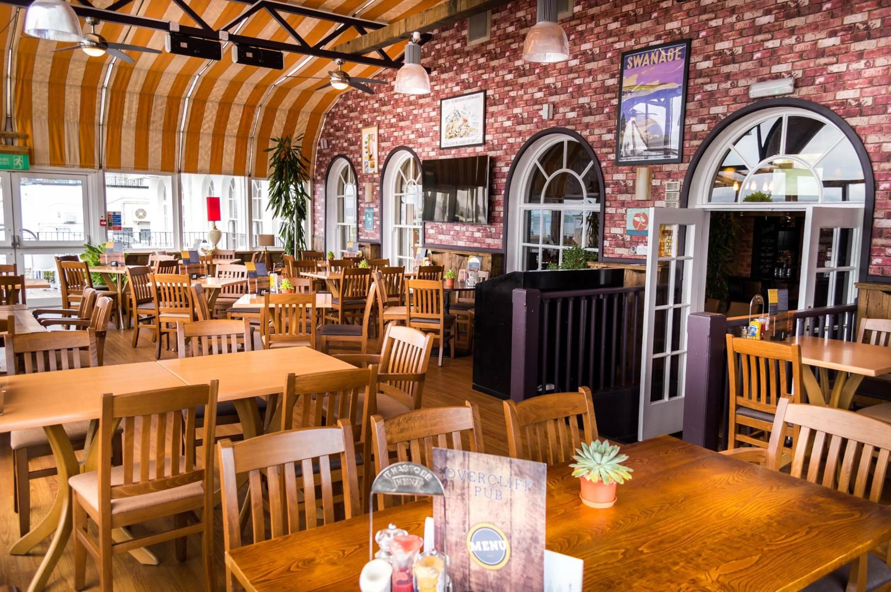 Lounge or bar in Suncliff Hotel - OCEANA COLLECTION