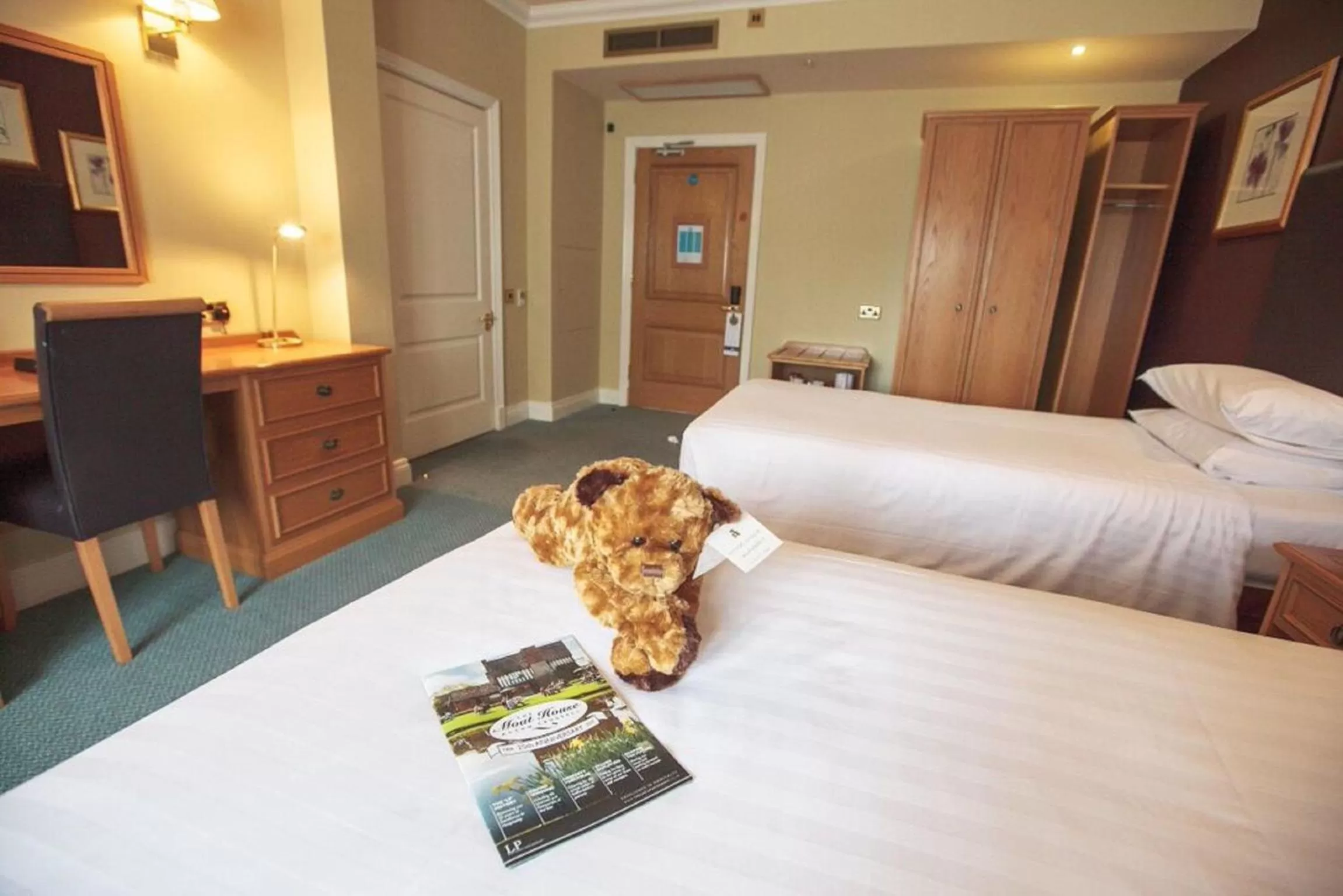 Bedroom, Bed in The Moat House