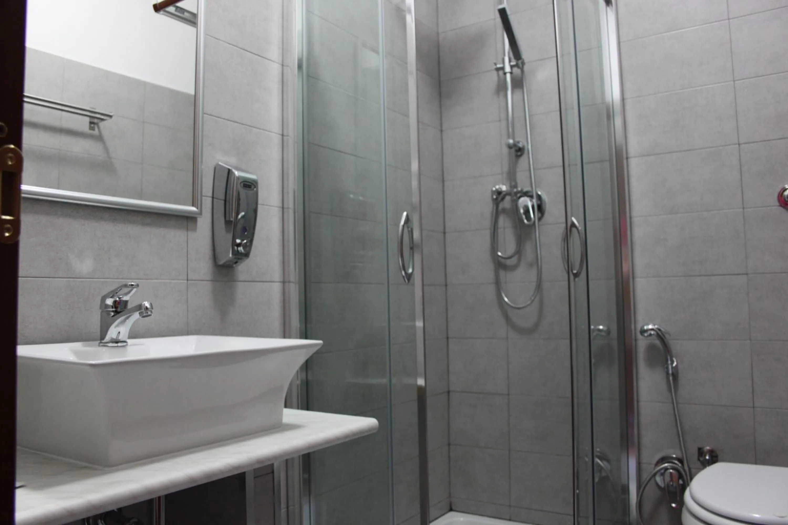 Shower in The Place In Rome Guest House