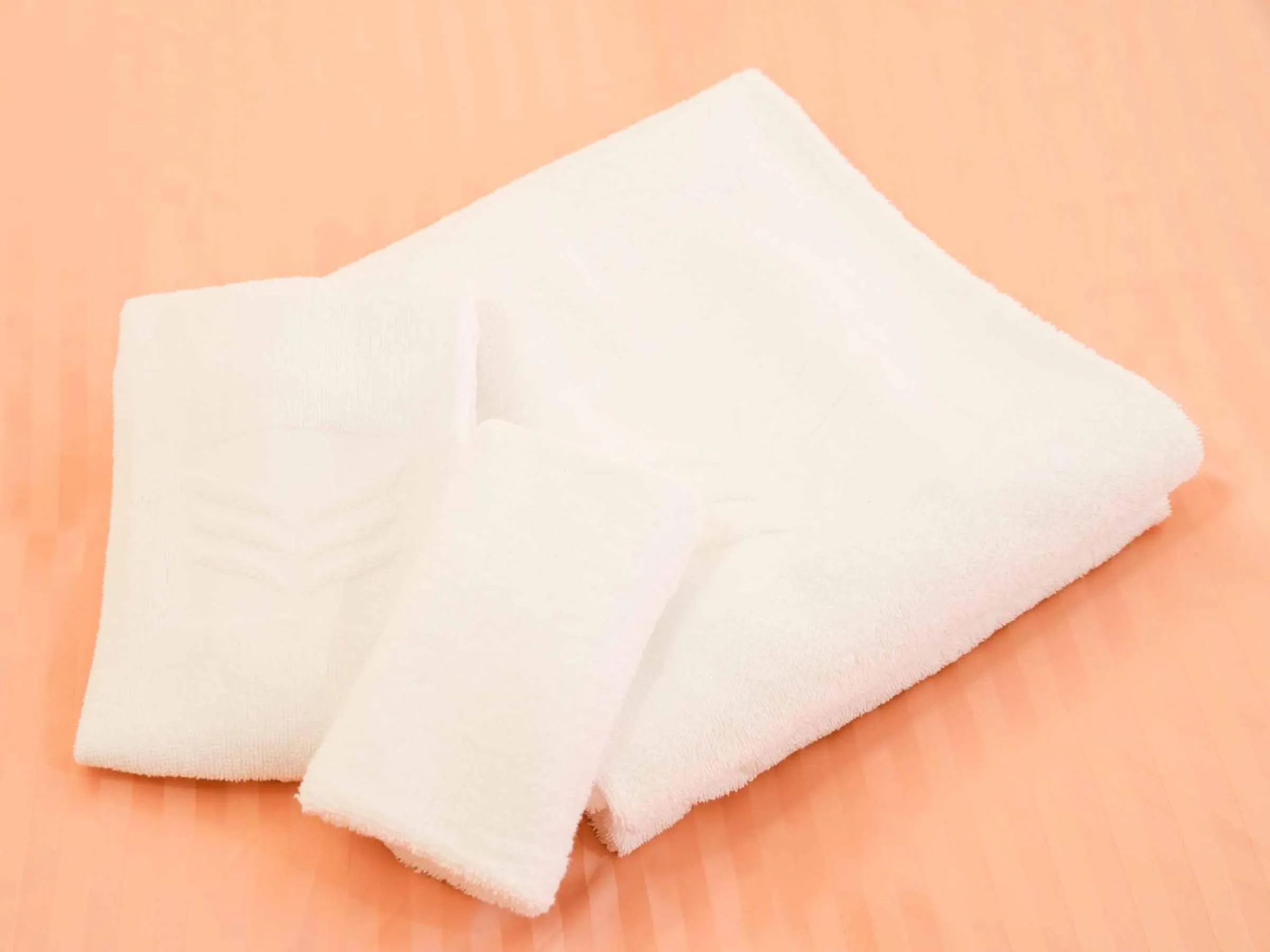 Bathroom, Bed in Kobe Sannomiya Union Hotel