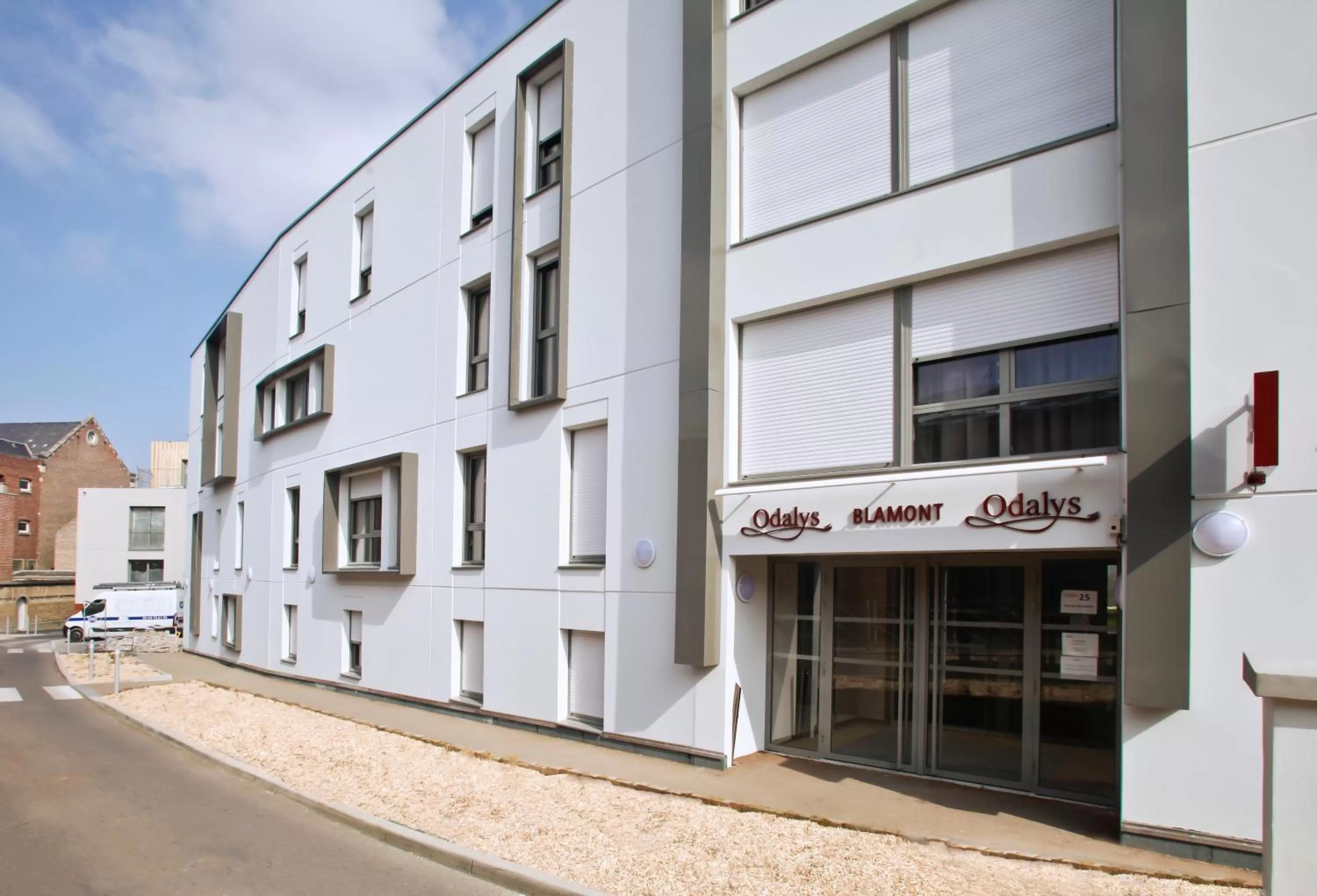 Facade/entrance in Appart Hotel Odalys City Amiens Blamont