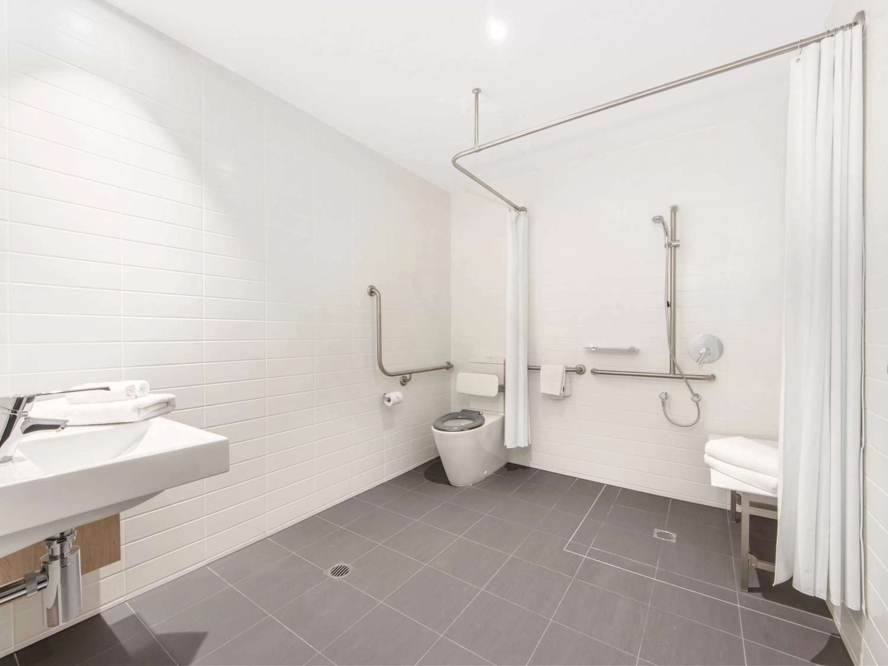 Shower in Quest Springfield Central