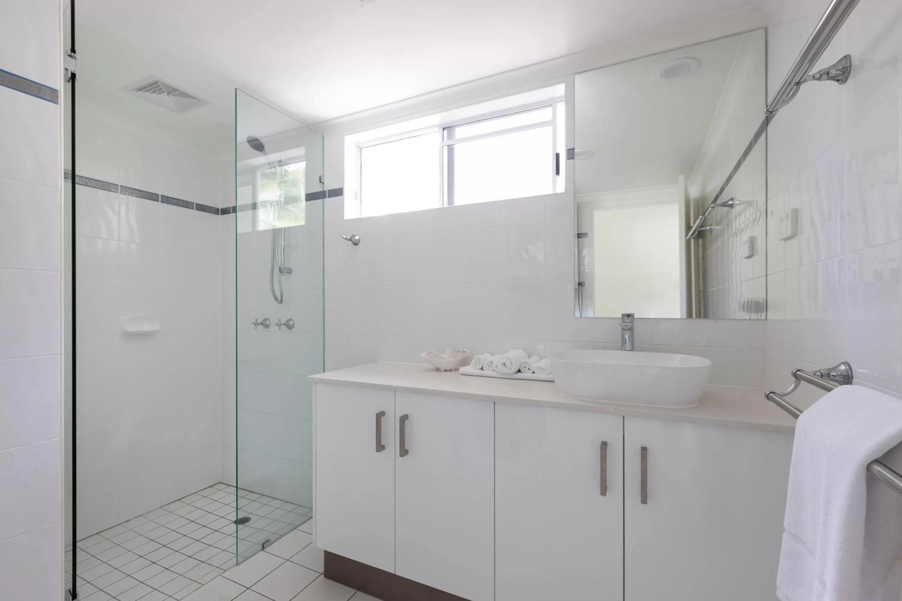 The White House Port Douglas