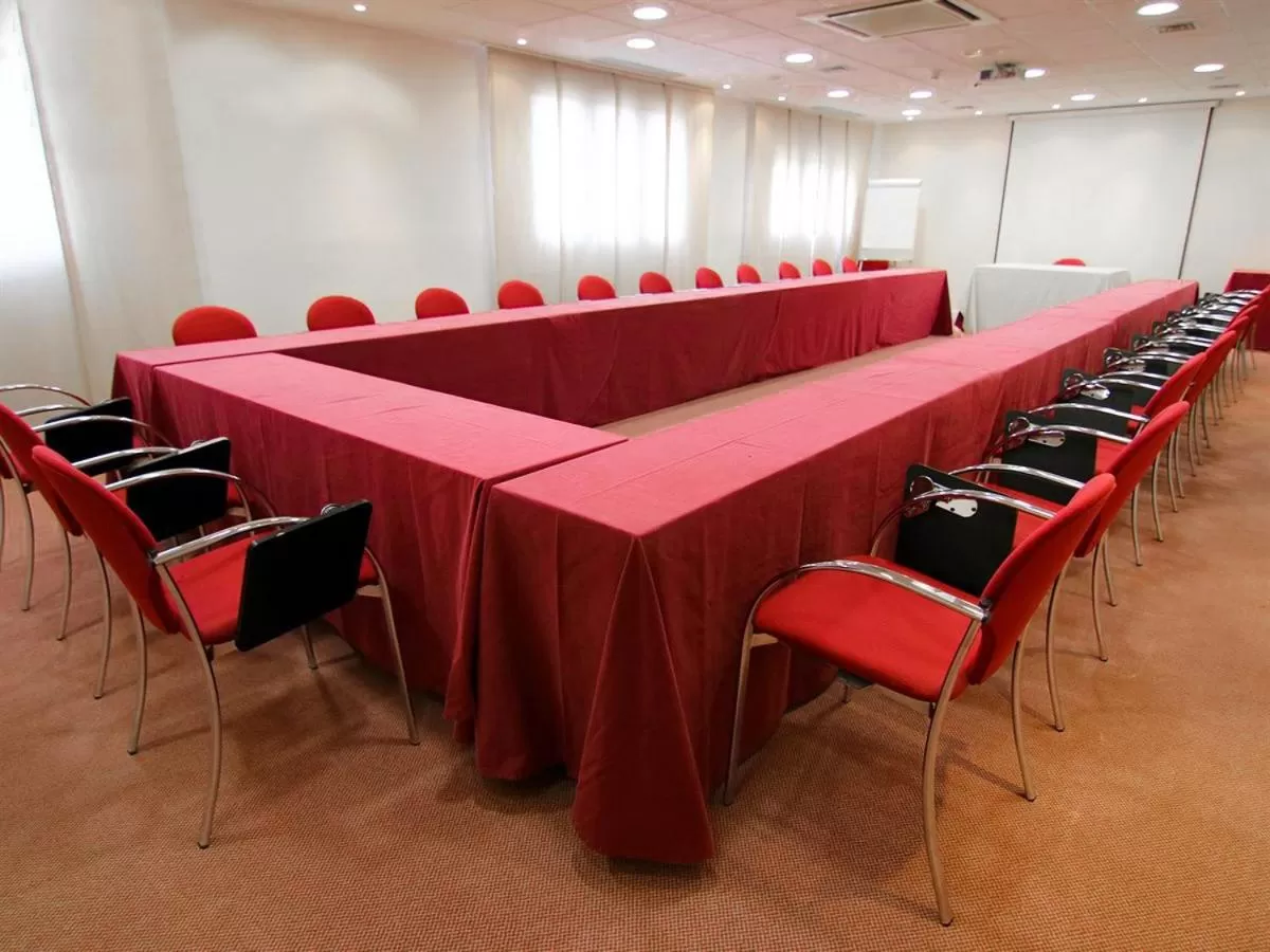 Business facilities in Hotel Torremangana