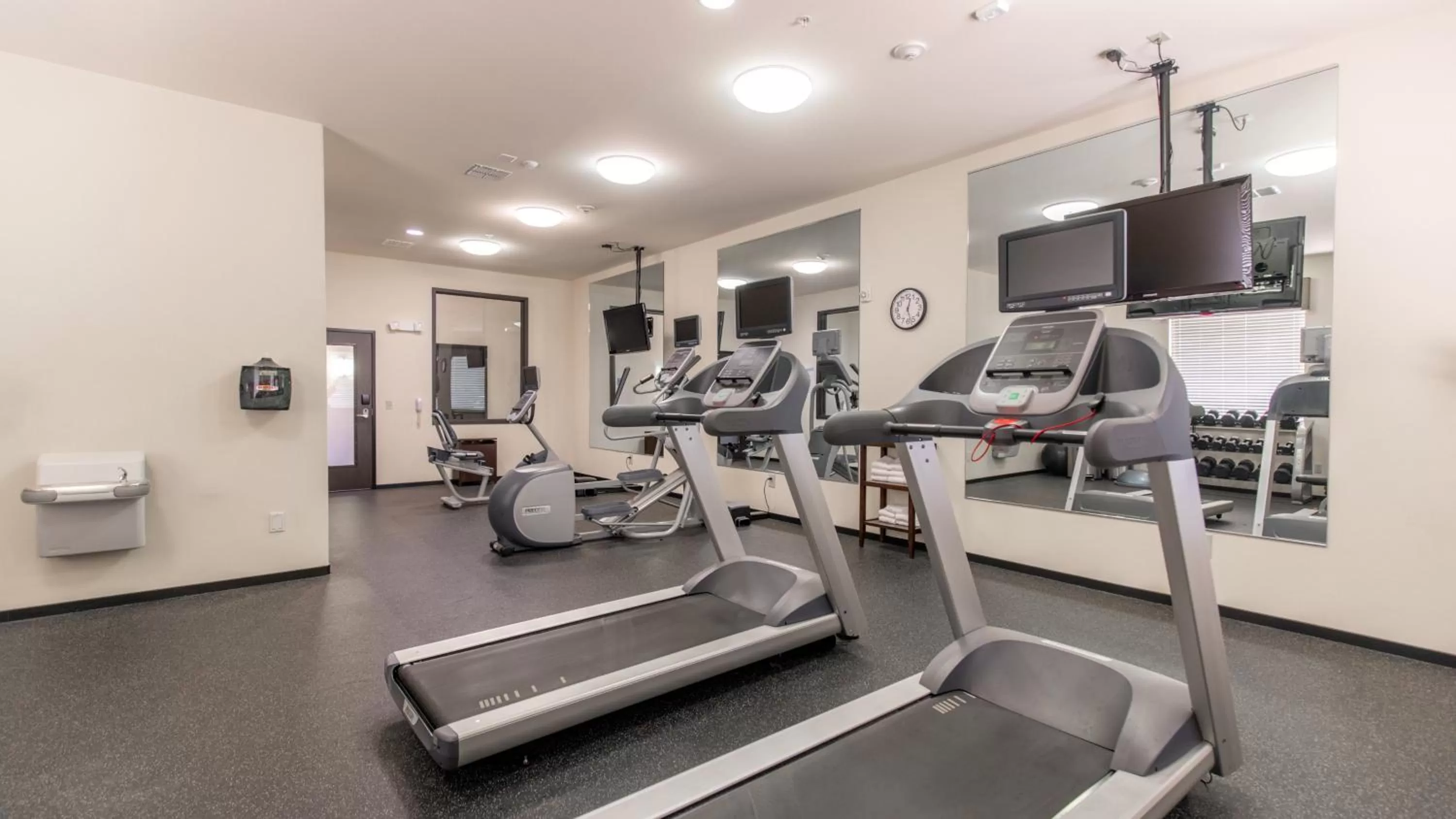 Fitness centre/facilities in Holiday Inn Express & Suites Oklahoma City NW - Quail Springs by IHG
