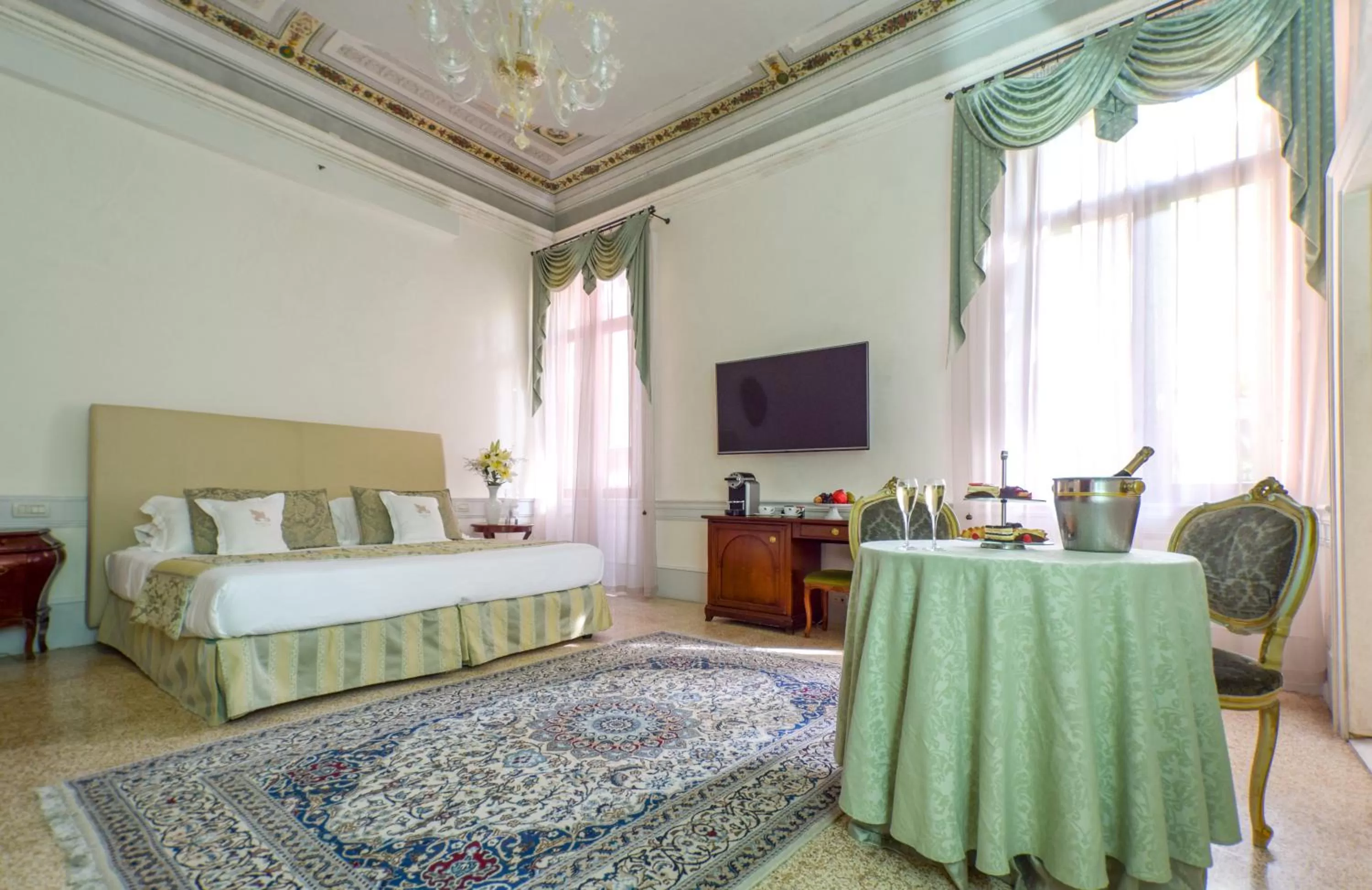 Photo of the whole room, Bed in Hotel Palazzo Vitturi