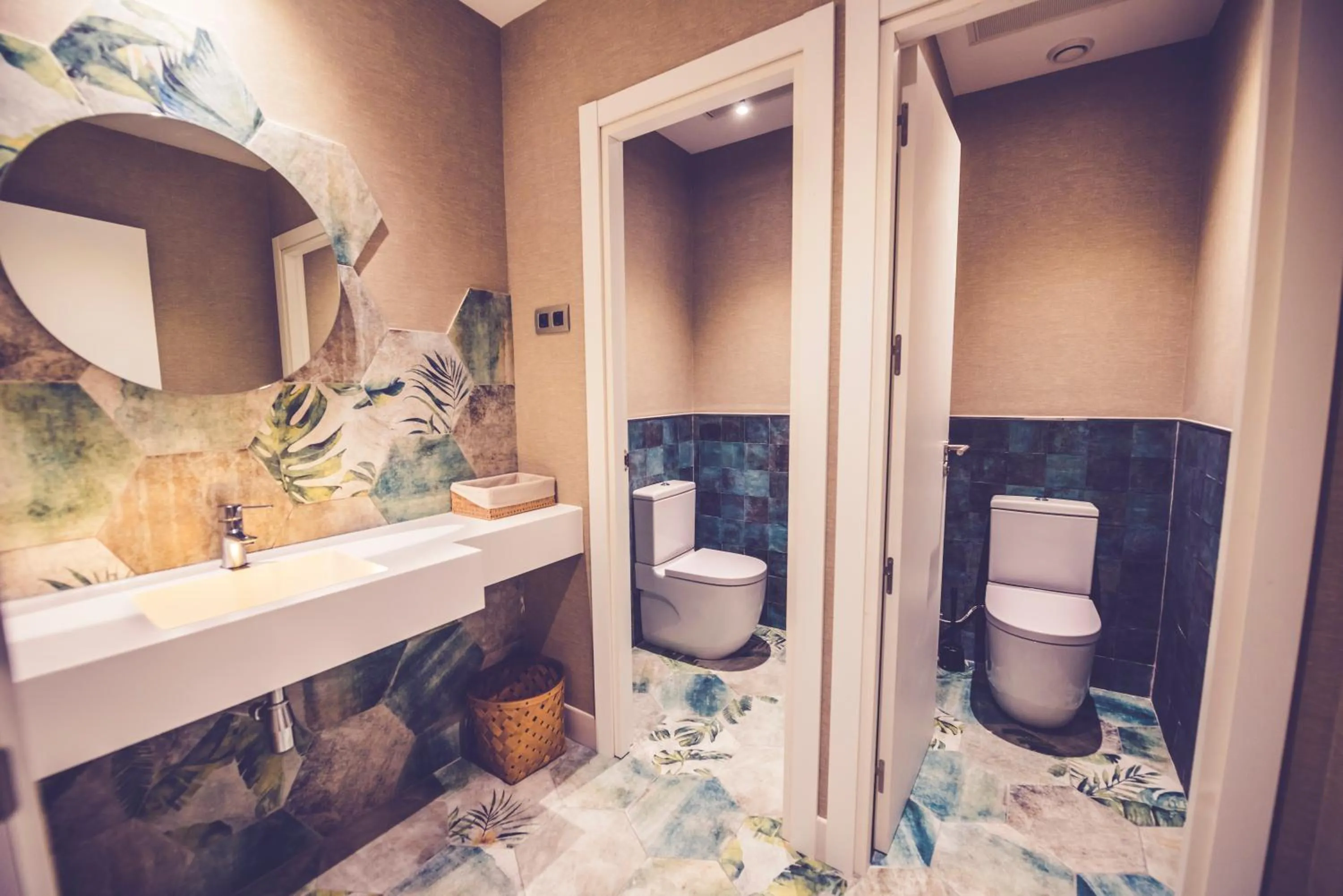 Toilet in Hostal Marlasca