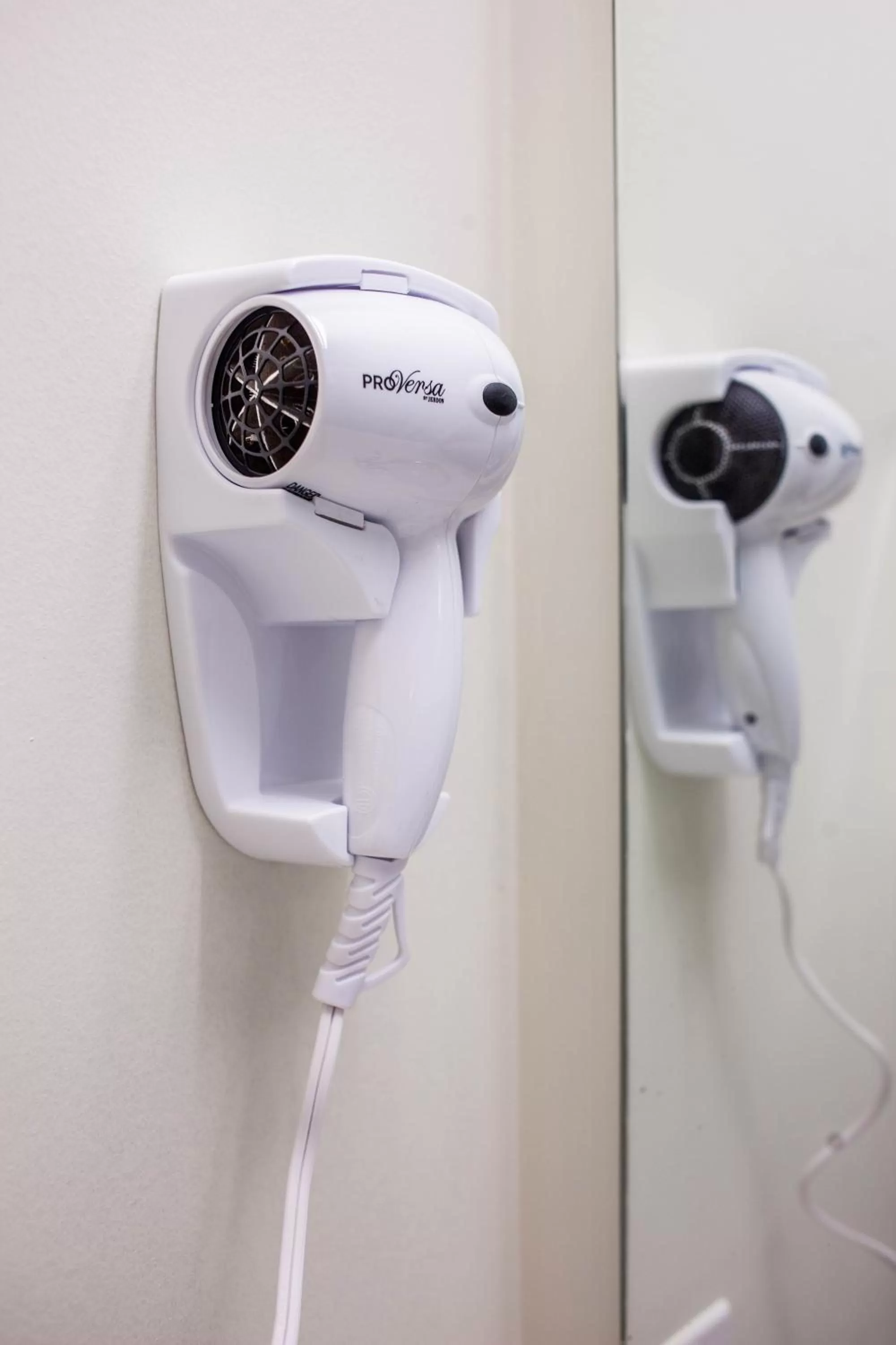 Bathroom, Coffee/Tea Facilities in United College