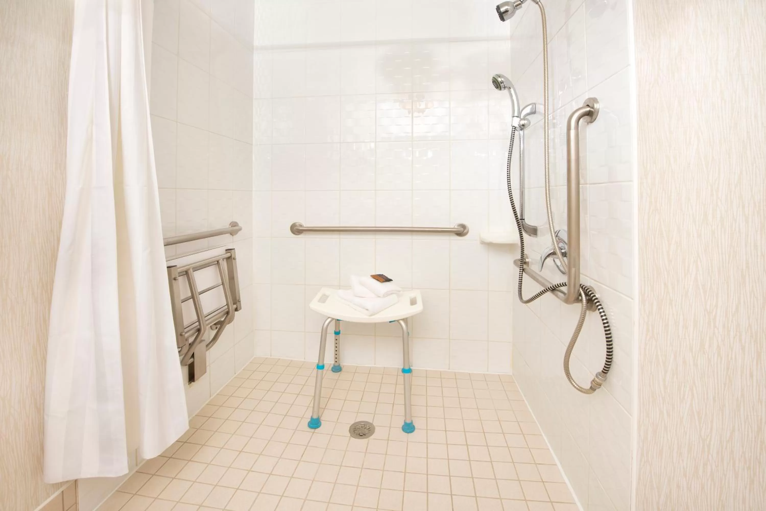 Bathroom in Gold Eagle Lodge