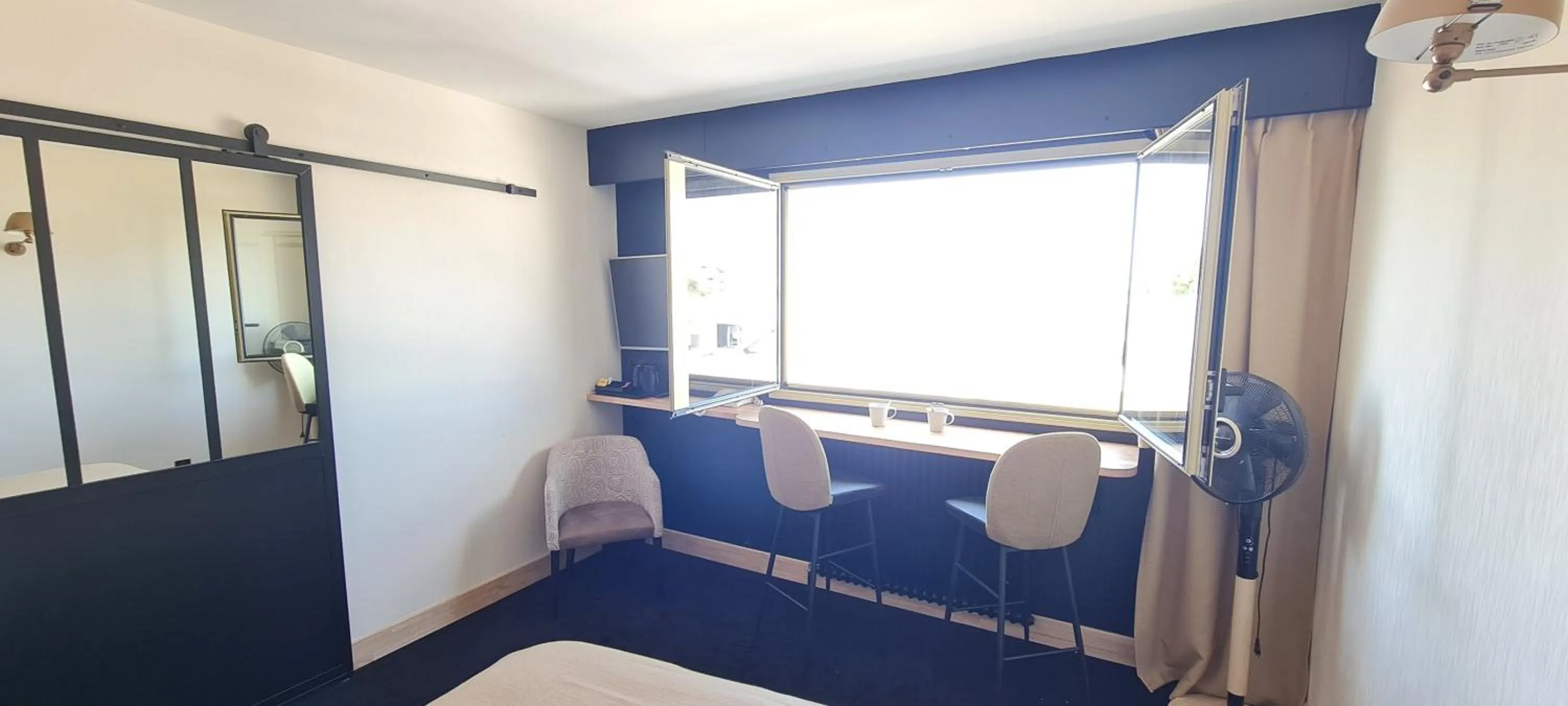 Photo of the whole room in Hôtel Les Brises