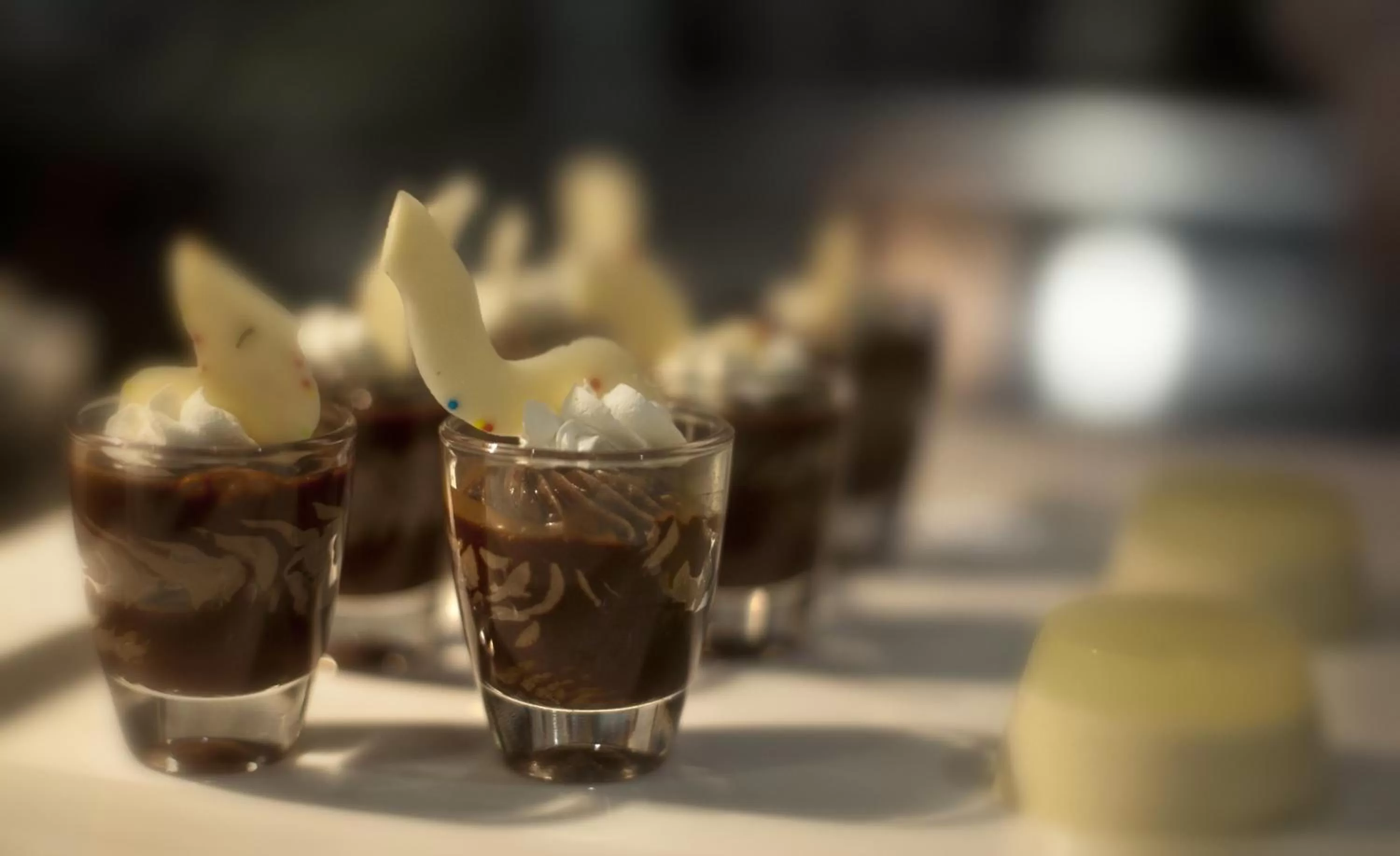 Food in Lakeshore Suites, Banani