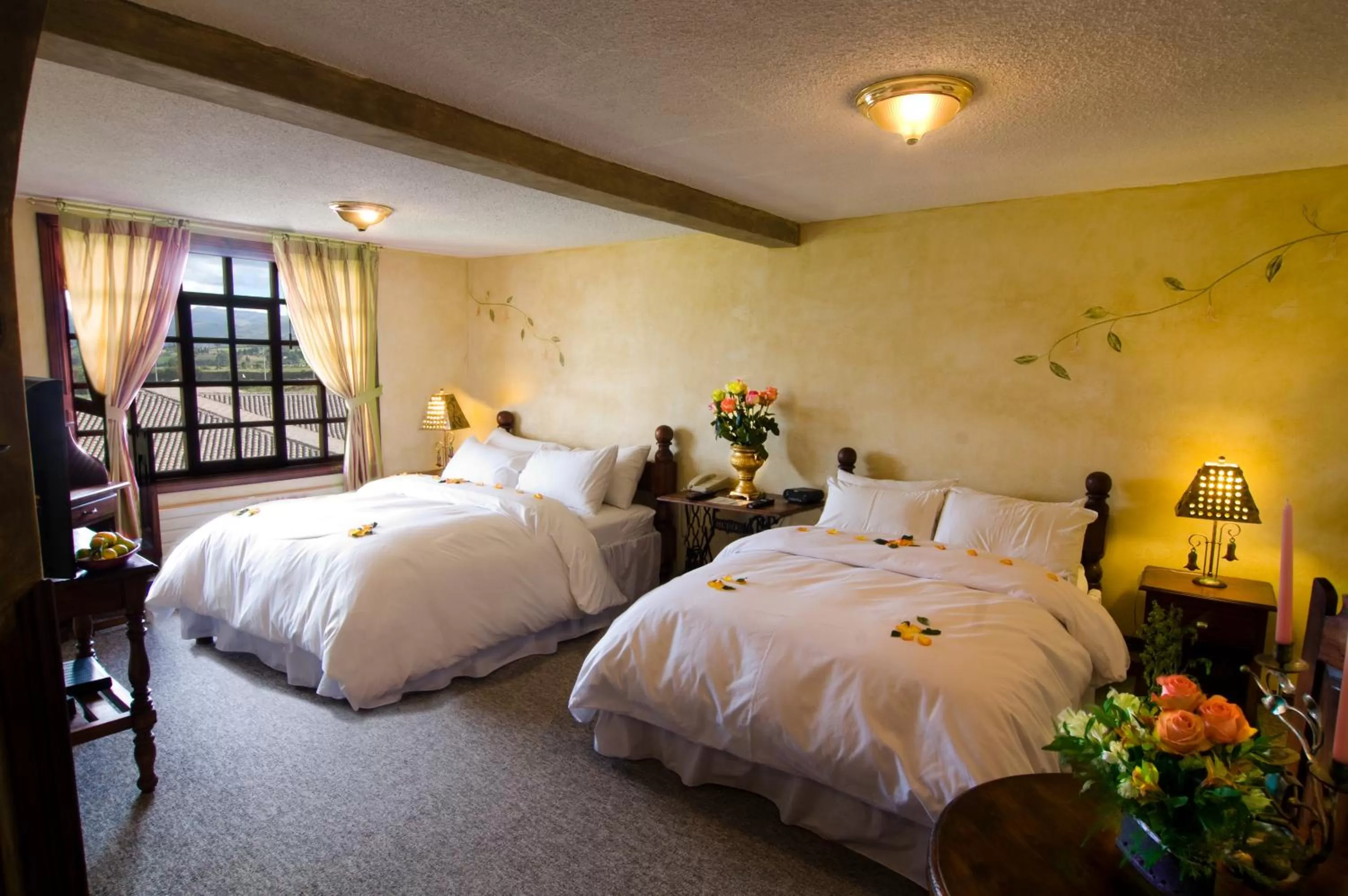 Photo of the whole room, Bed in Hostería La Andaluza