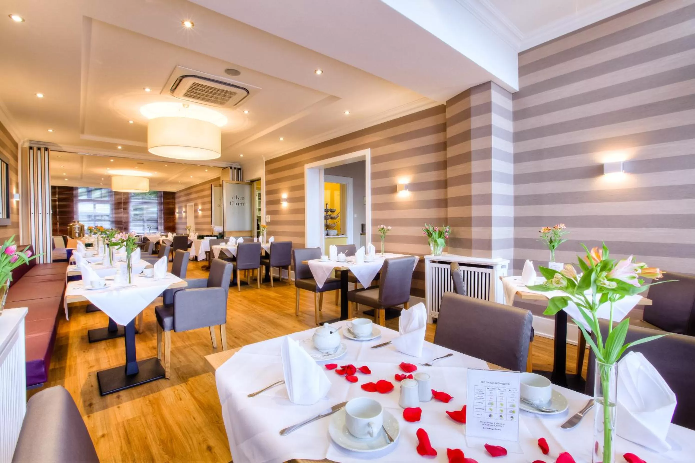 Restaurant/places to eat in Relexa Hotel Bellevue an der Alster