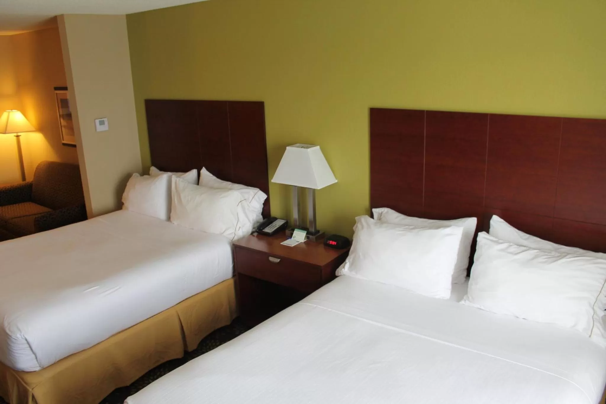Photo of the whole room, Bed in Holiday Inn Express Hotel & Suites Starkville, an IHG Hotel