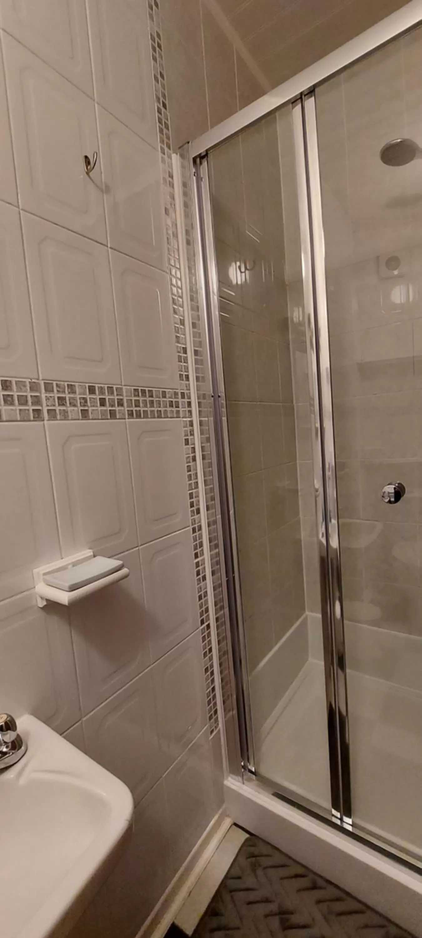 Bathroom in Daffodil Guest House