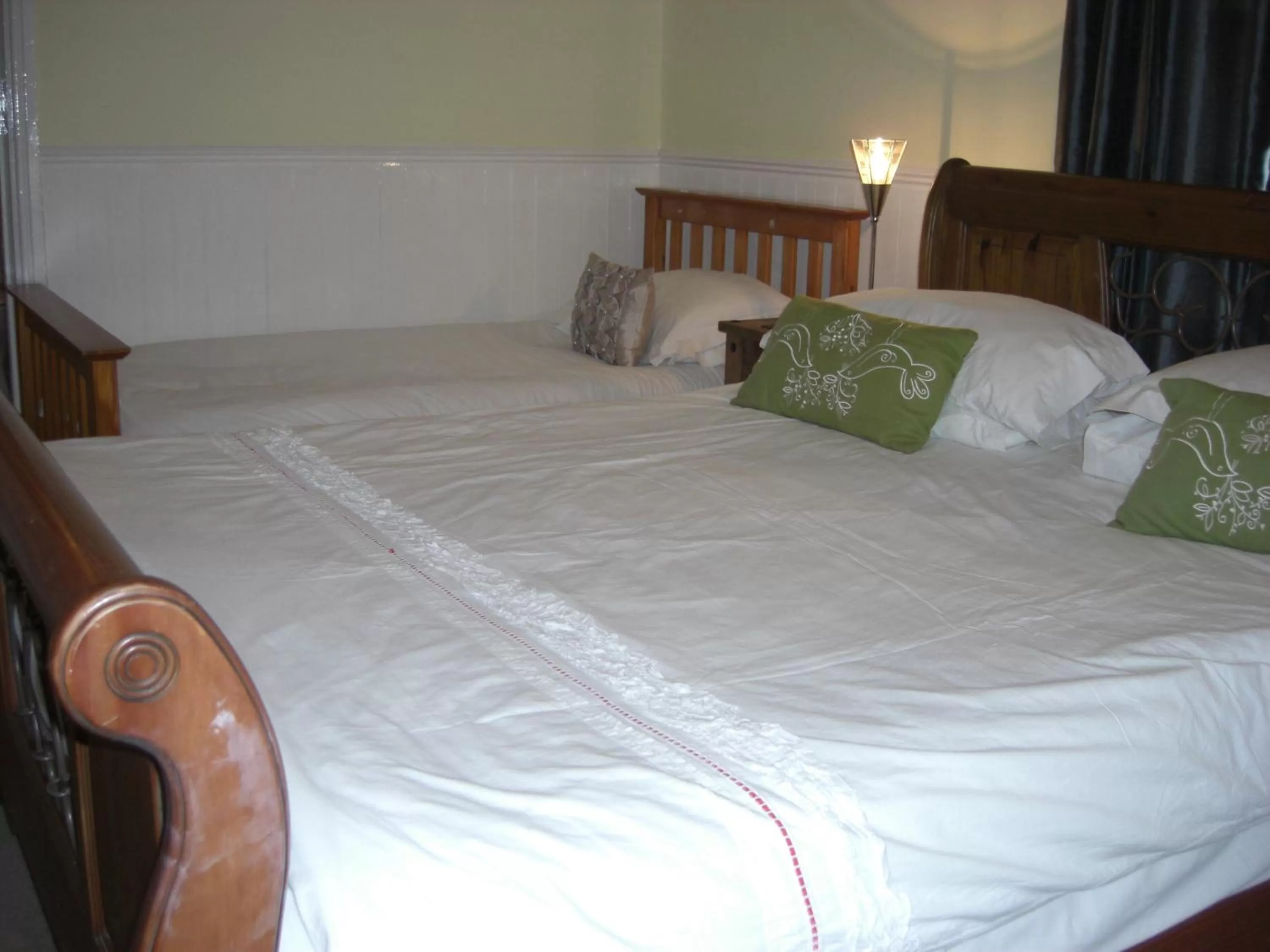Bed in Lynebank House Hotel, Bed & Breakfast