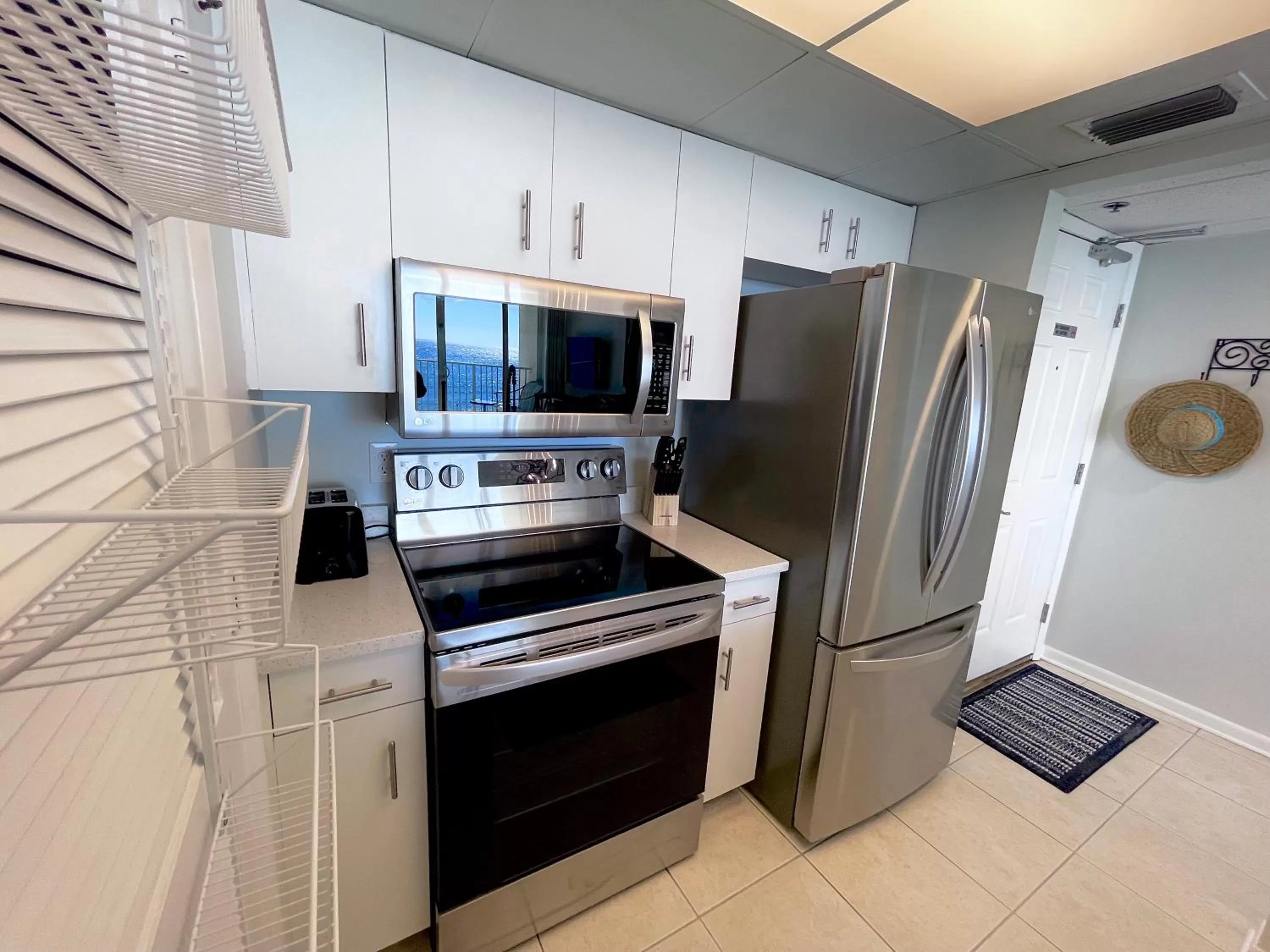 oven in Emerald Bay Escape