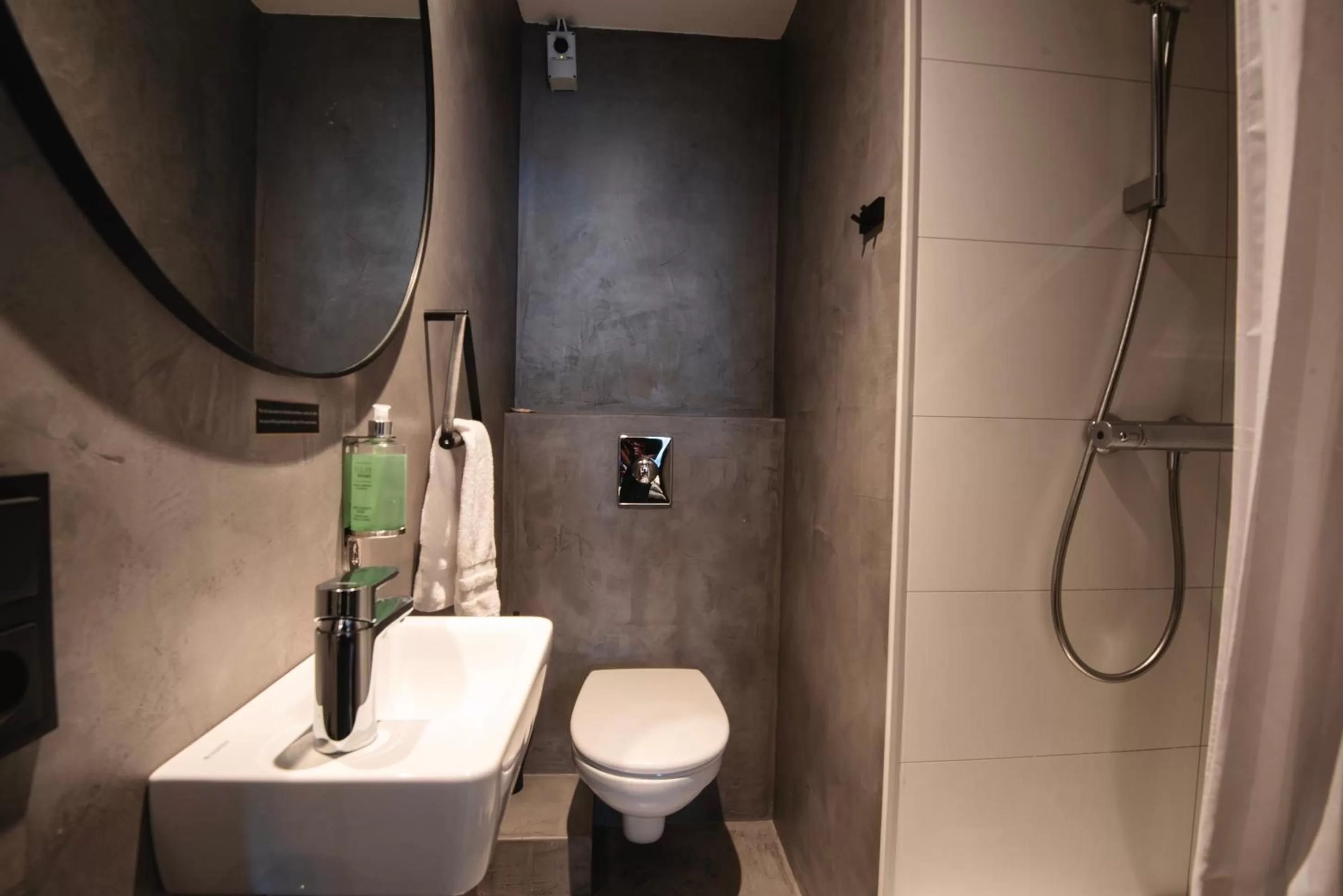 Bathroom in B14 Apartments & Rooms