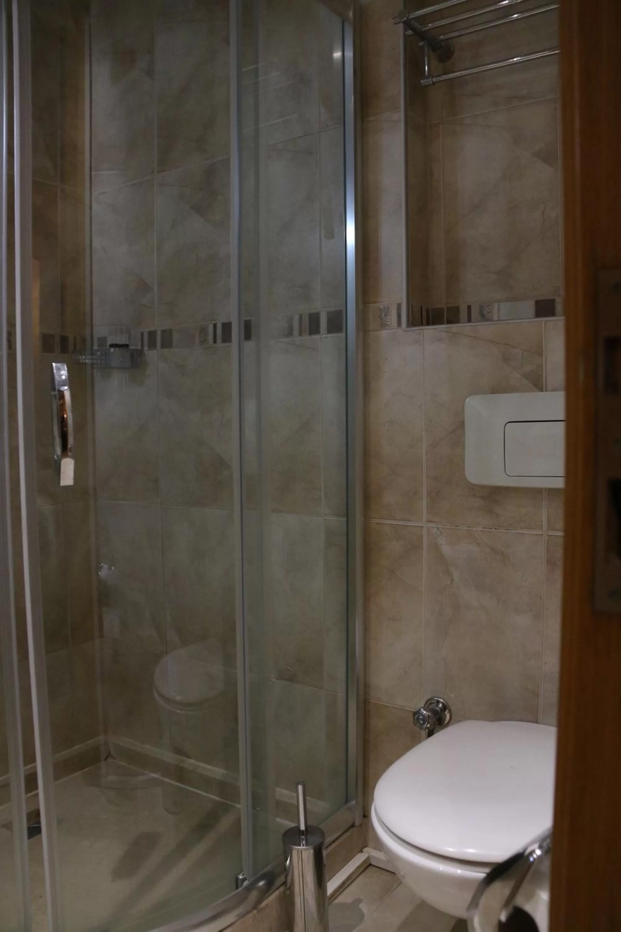 Shower in Grand Peninsula Hotel