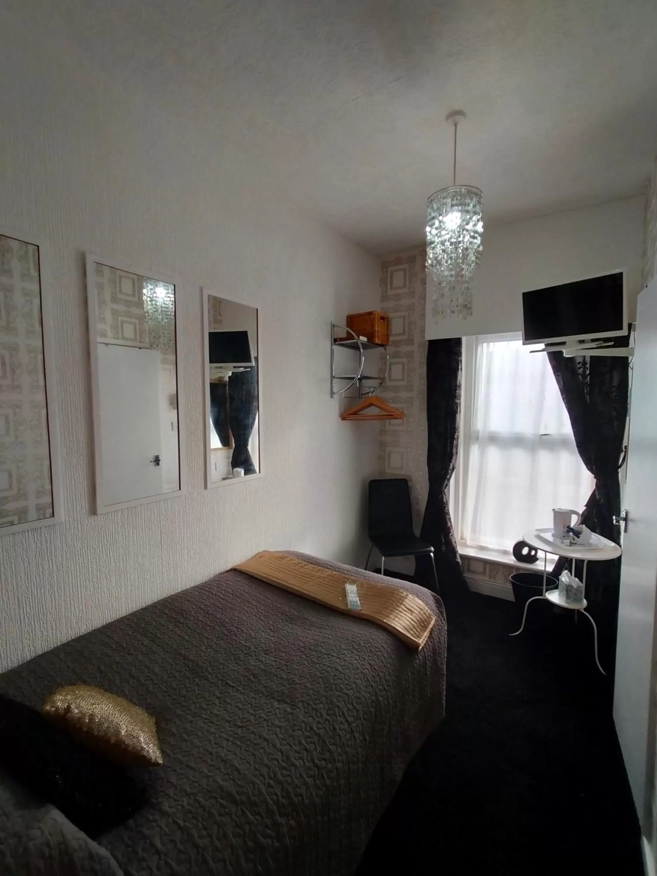 Bed in Hotel Babylon