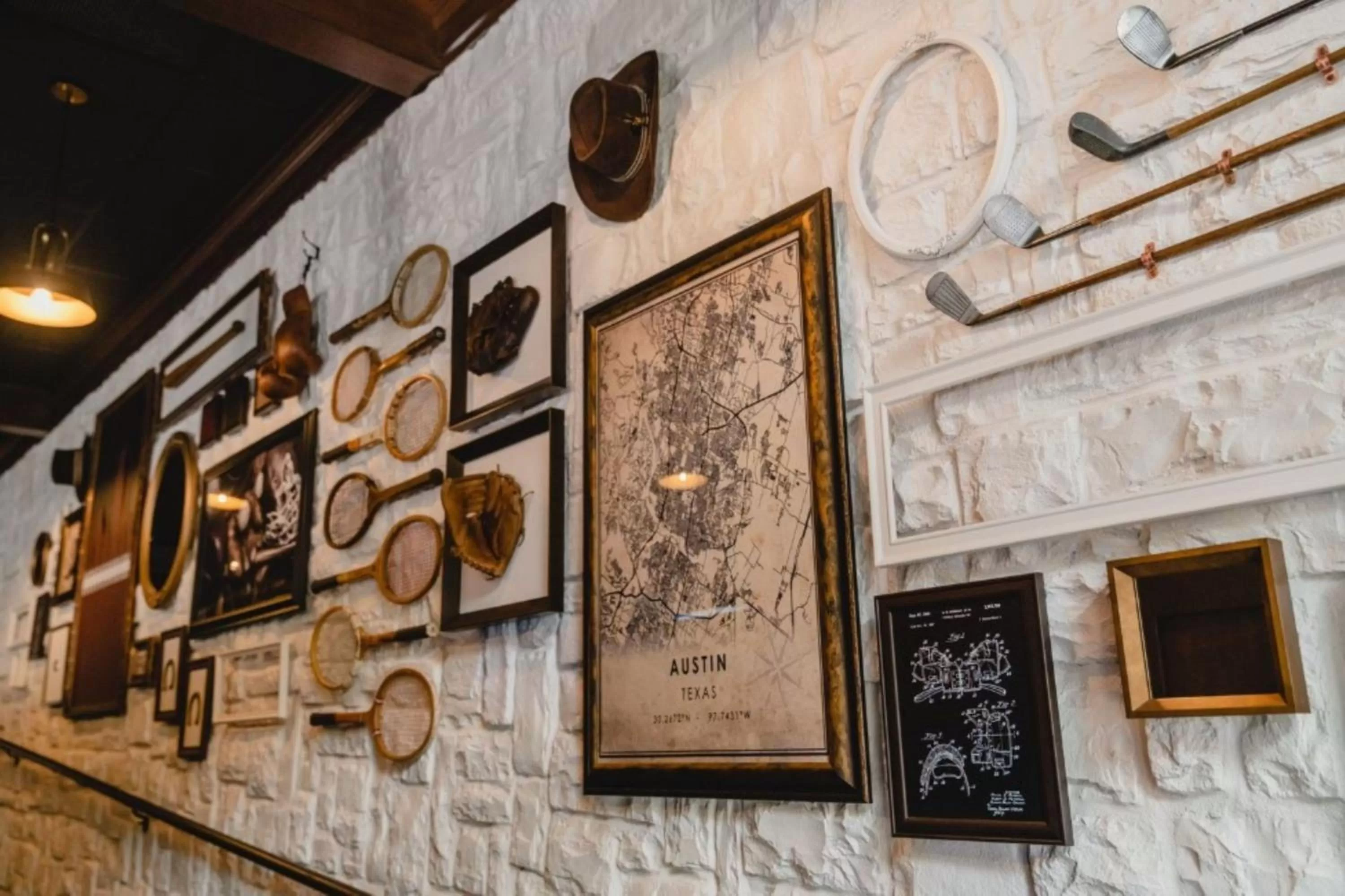 Restaurant/places to eat in Courtyard Austin Downtown/Convention Center