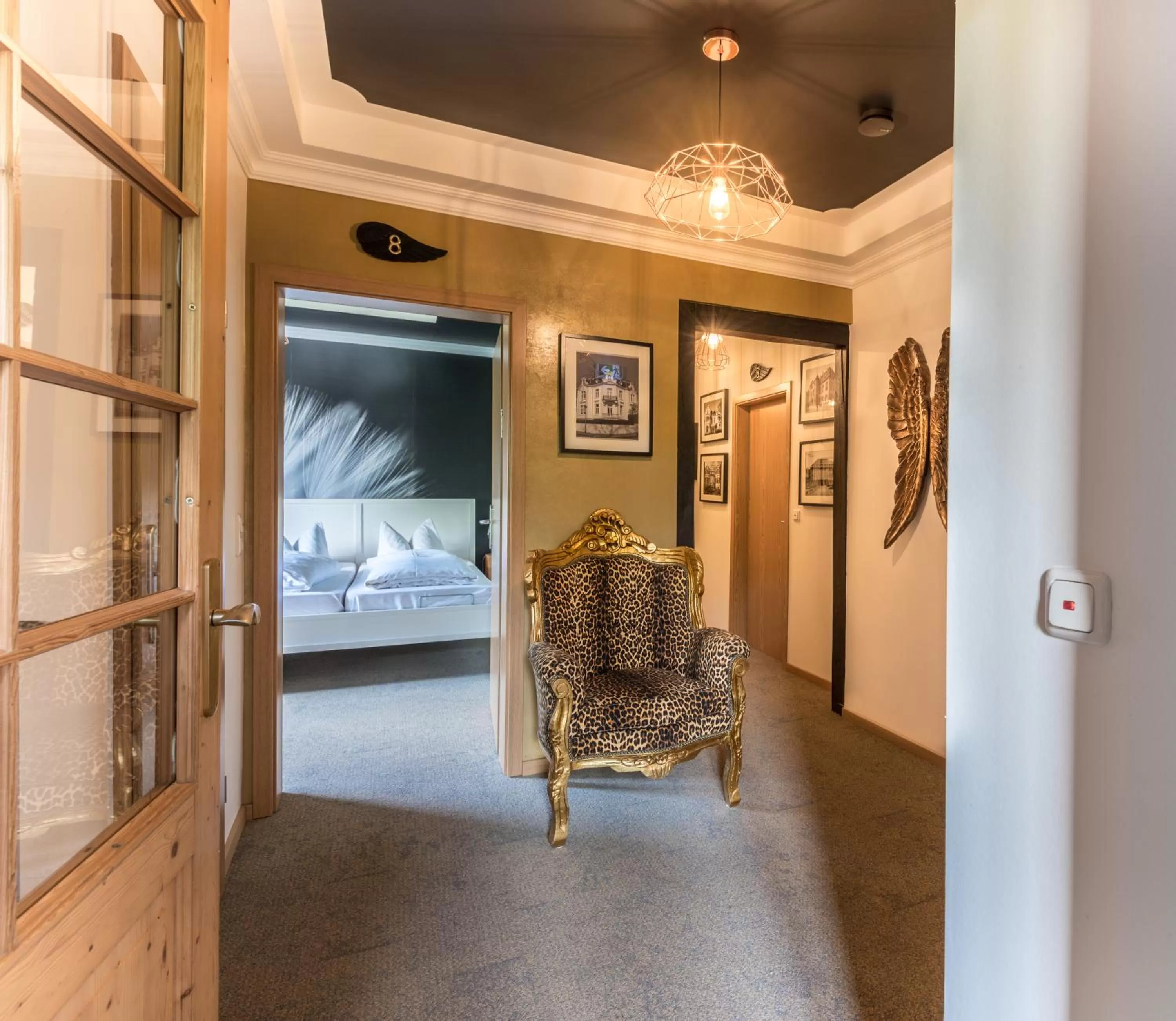 Decorative detail, Bed in Engel Hotel Grill Bar