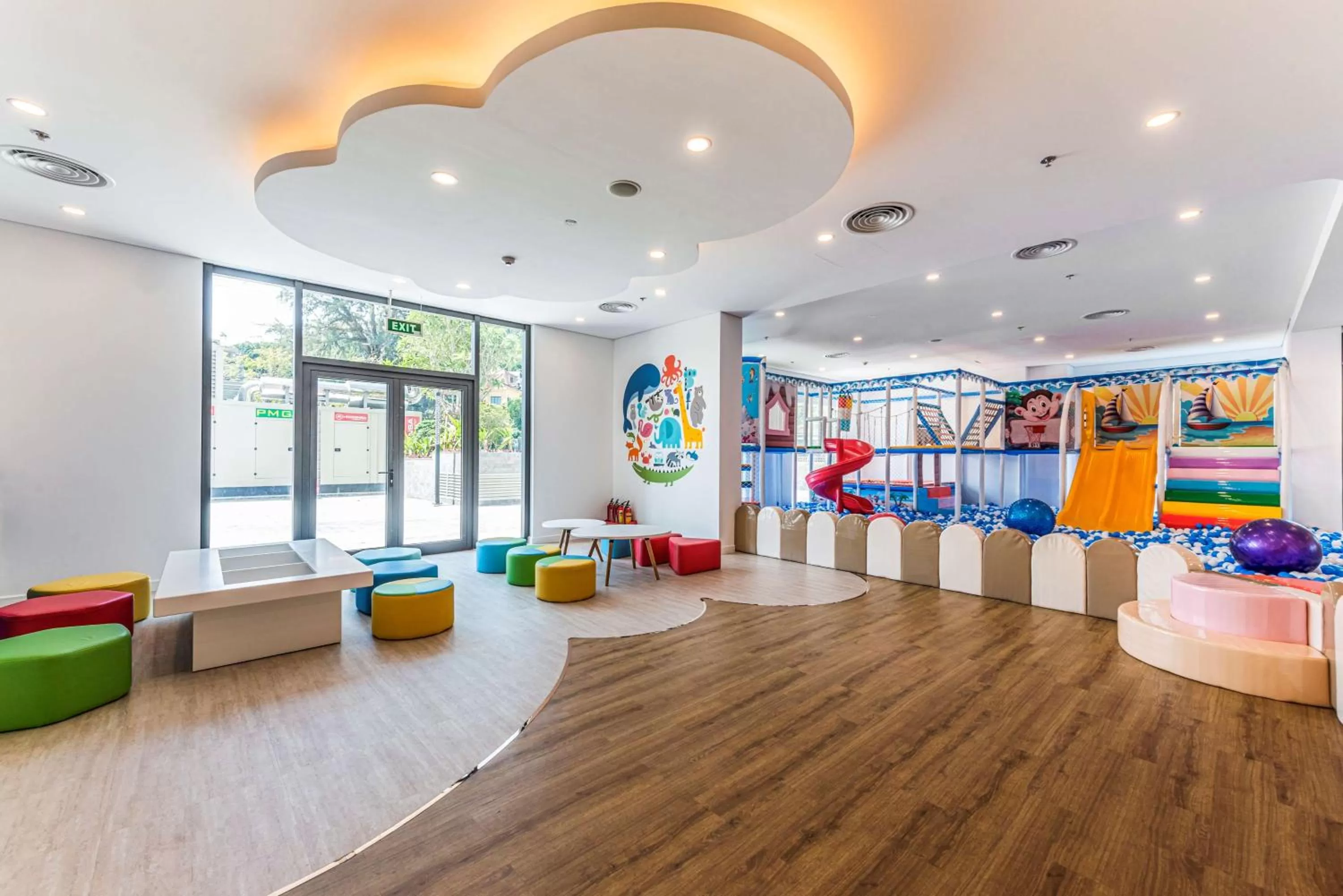 Property building in Best Western Premier Sapphire Ha Long