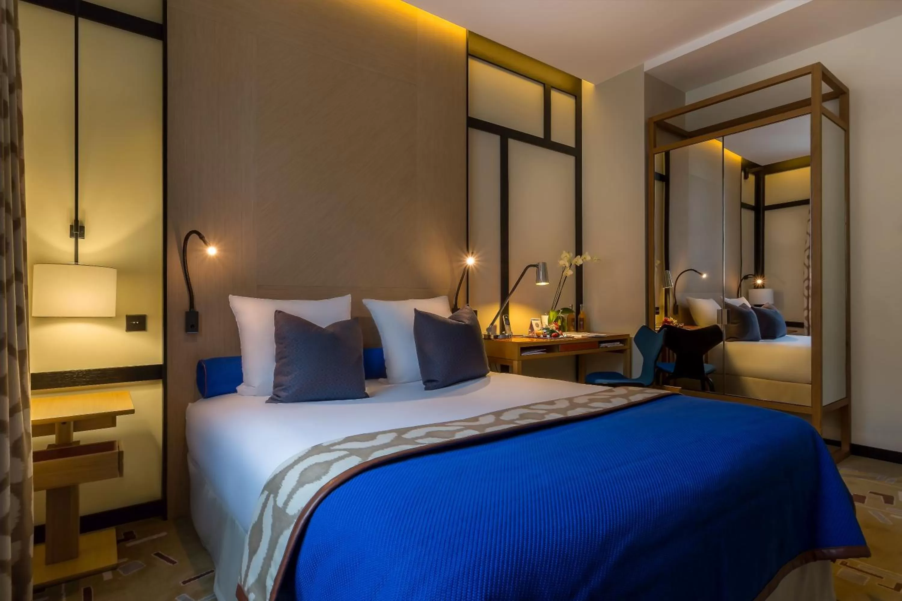 Photo of the whole room, Bed in Hôtel Bel Ami