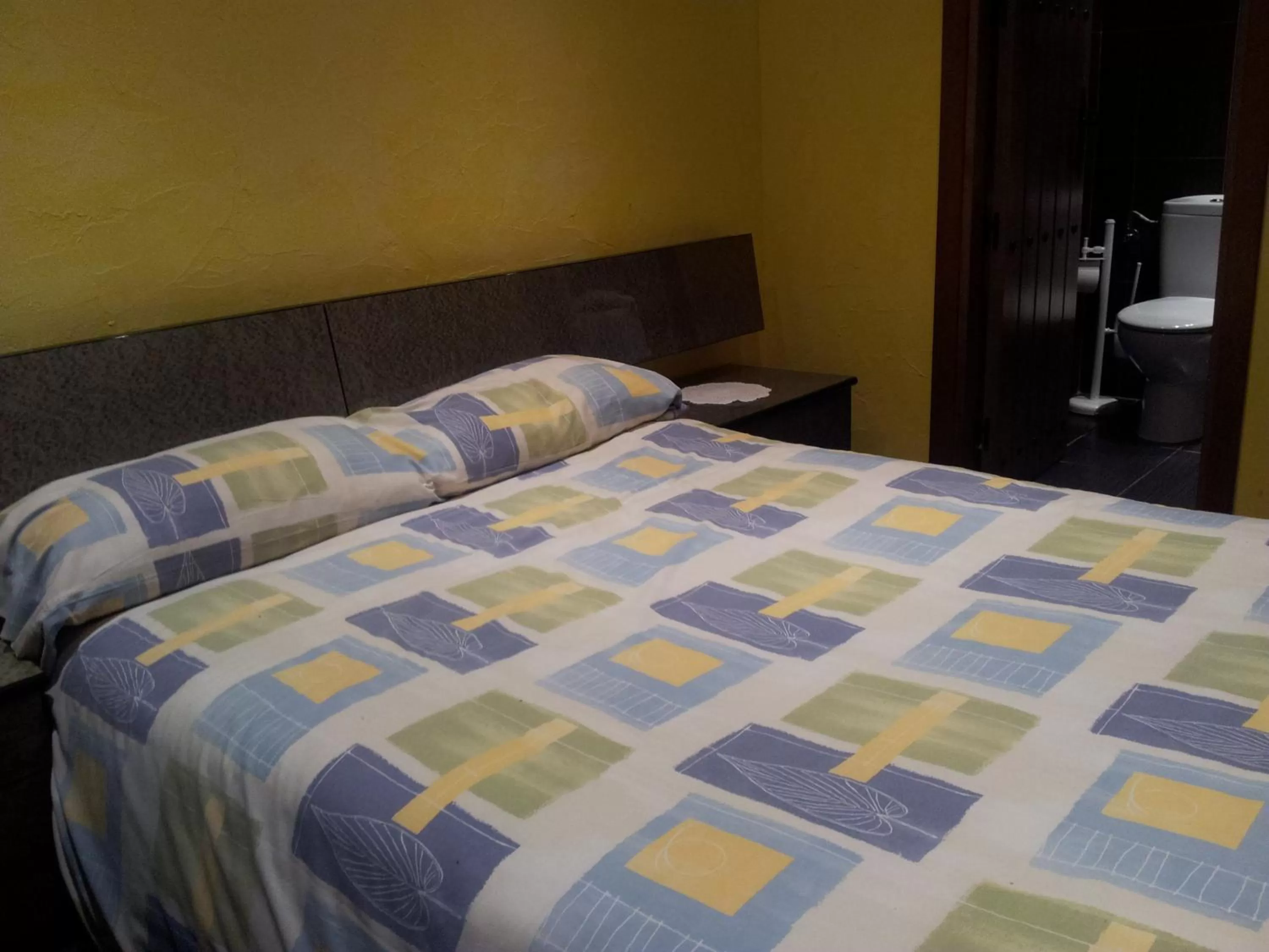 Bed in Hotel Restaurante Sonsoles