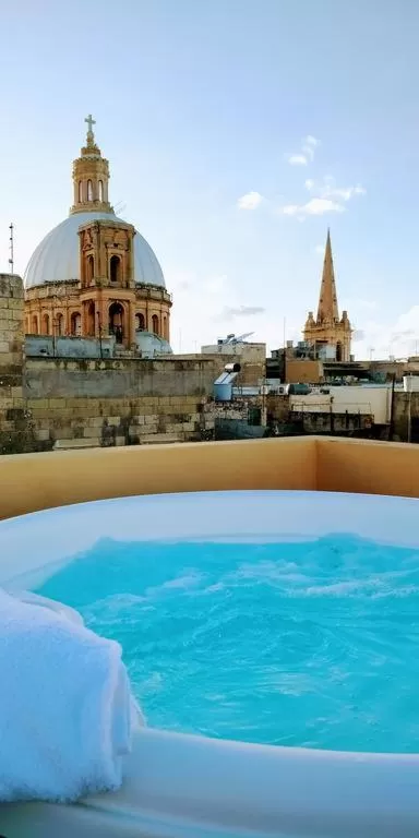 Hot Tub in The Coleridge Boutique Hotel In Valletta