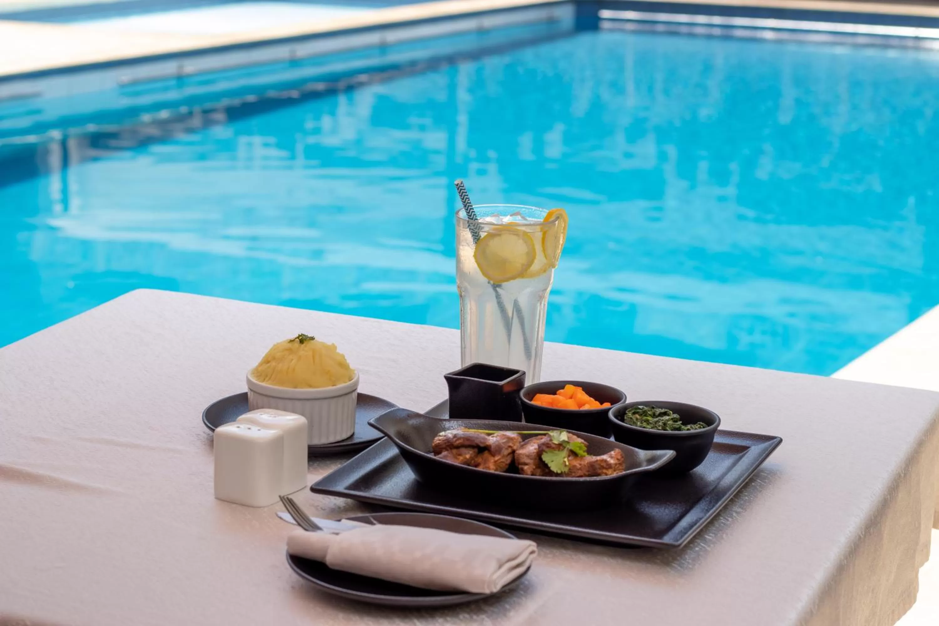 Food and drinks in Hotel Waterbuck