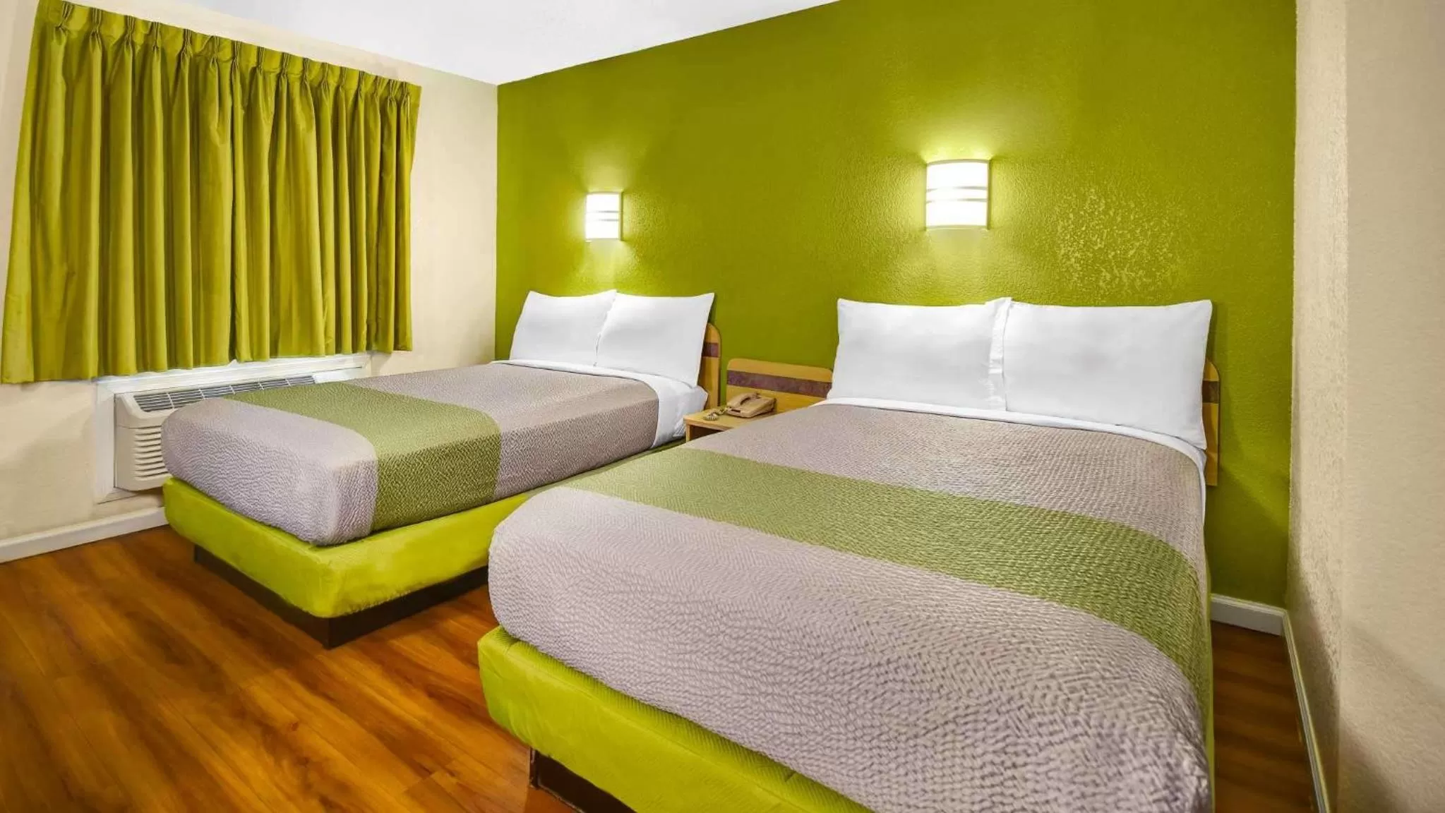 Bedroom, Bed in Lakeside Inn Lake Havasu City