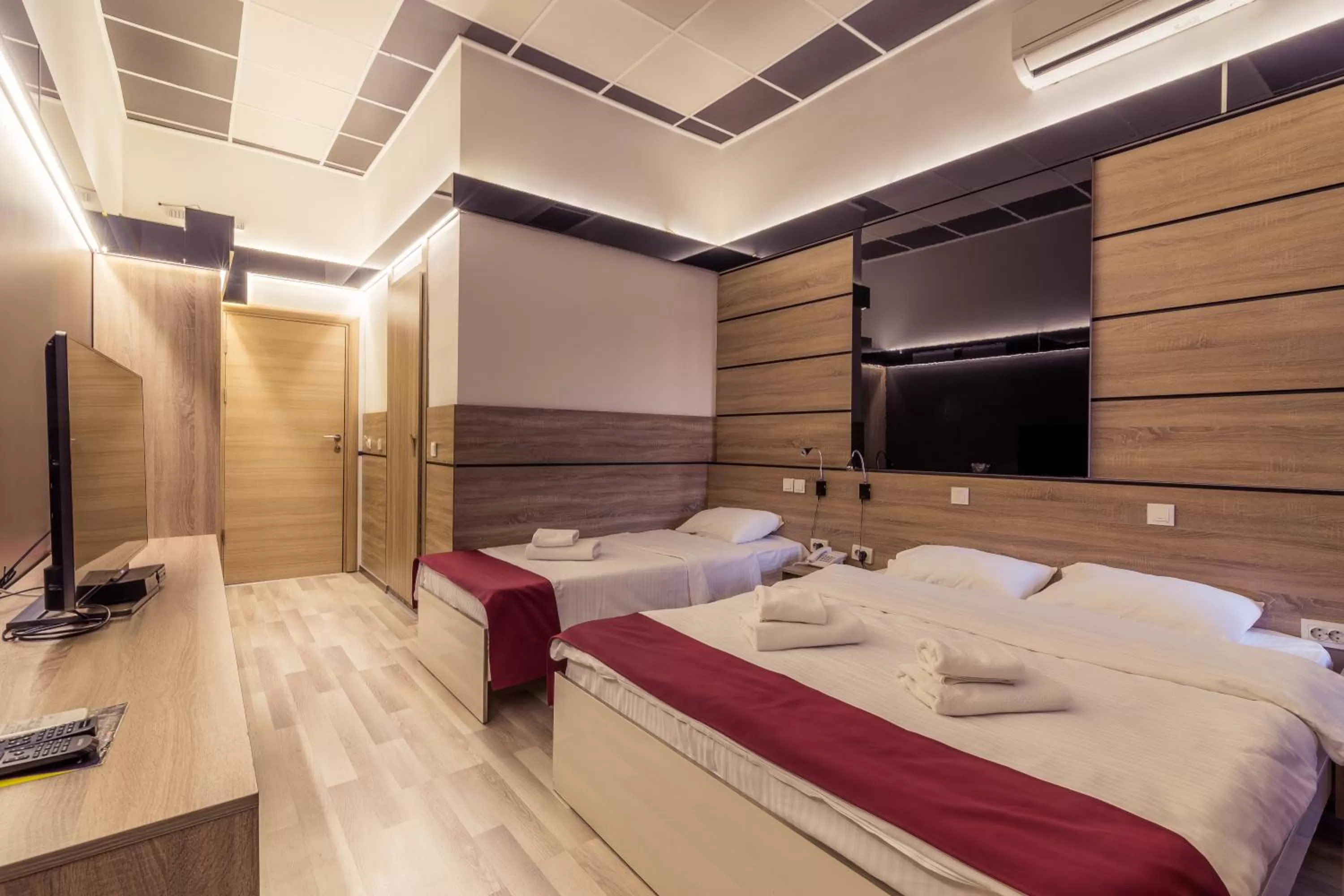 TV and multimedia, Bed in Hotel De KOKA