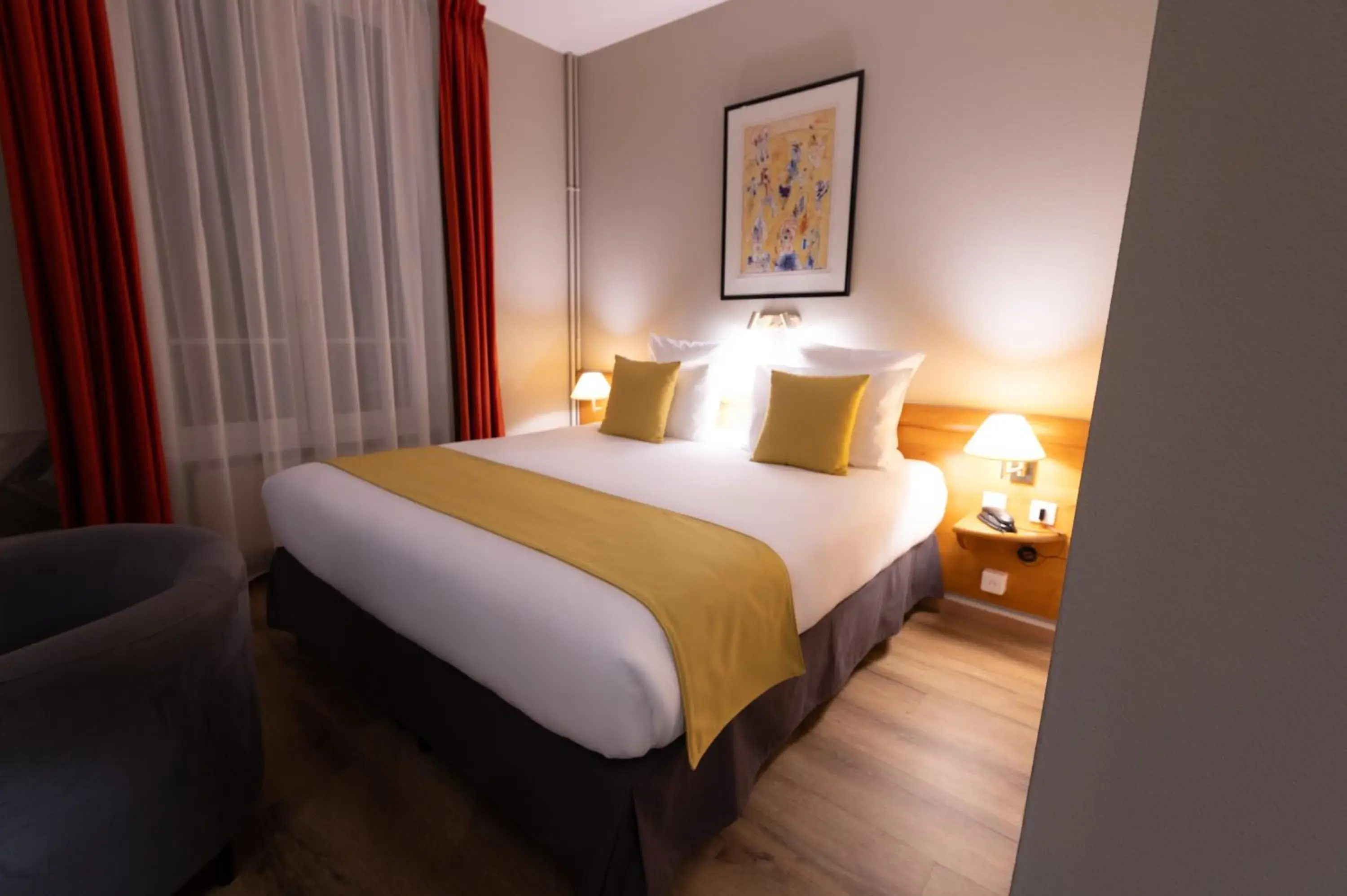 Chambre privilège - Vue Citadelle et Lion in Grand Hôtel Du Tonneau D'Or Chambre privilège - Vue Citadelle et Lion in Grand Hôtel Du Tonneau D'Or